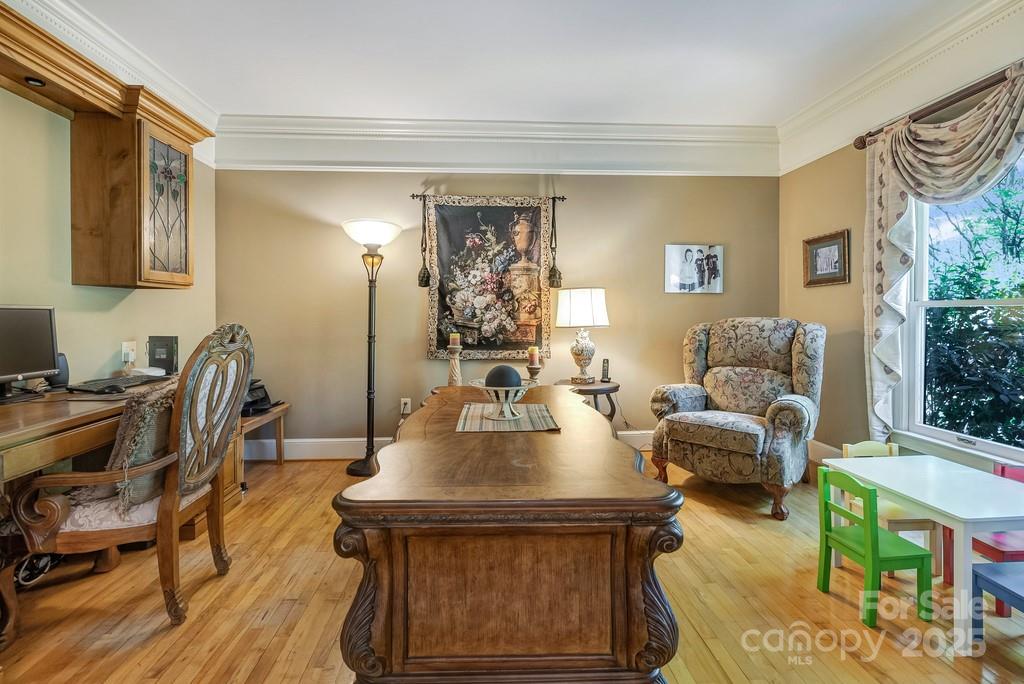 201 Hughes Creek — Columbus