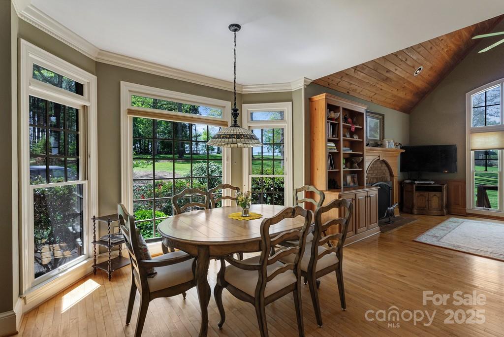 201 Hughes Creek — Columbus