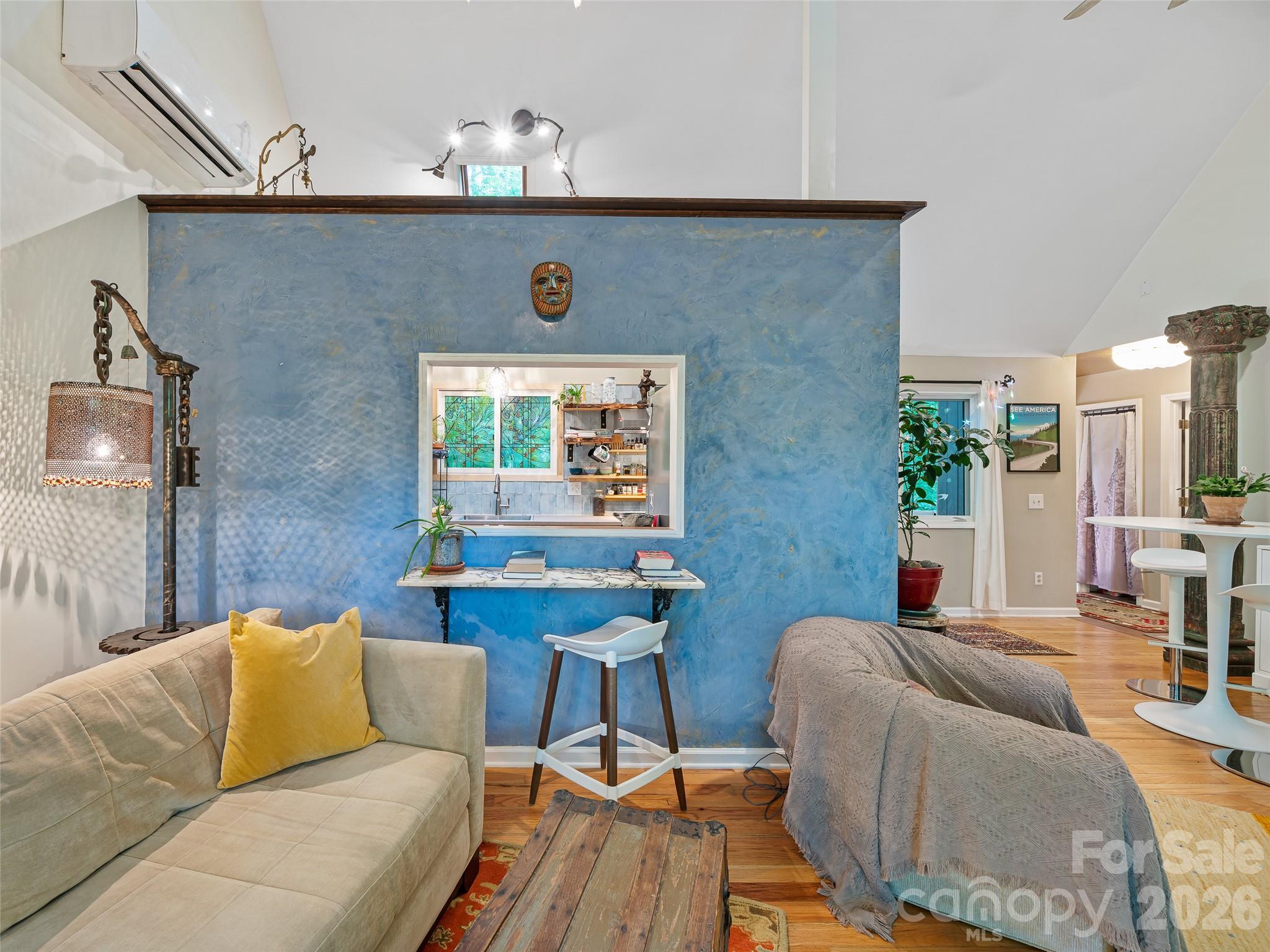 278 Mount View Drive — Burnsville