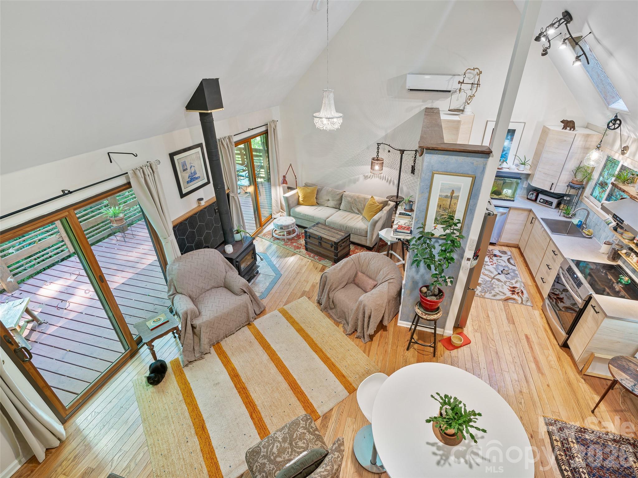 278 Mount View Drive — Burnsville