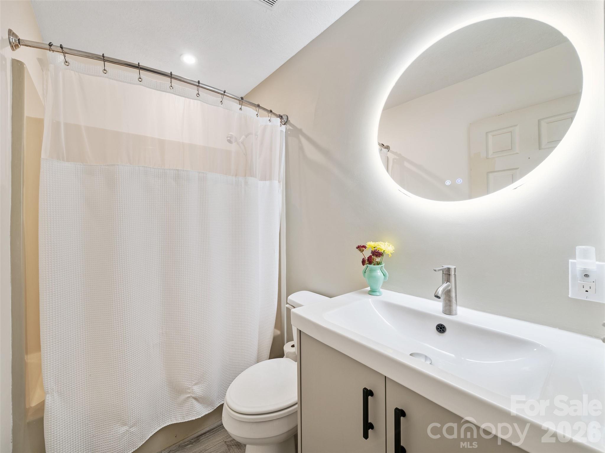 278 Mount View Drive — Burnsville