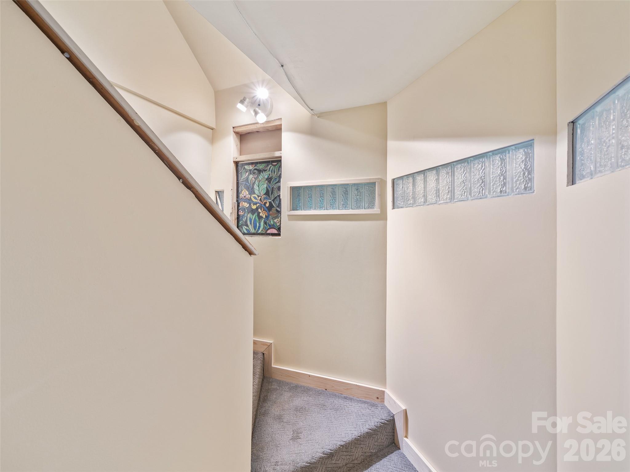278 Mount View Drive — Burnsville