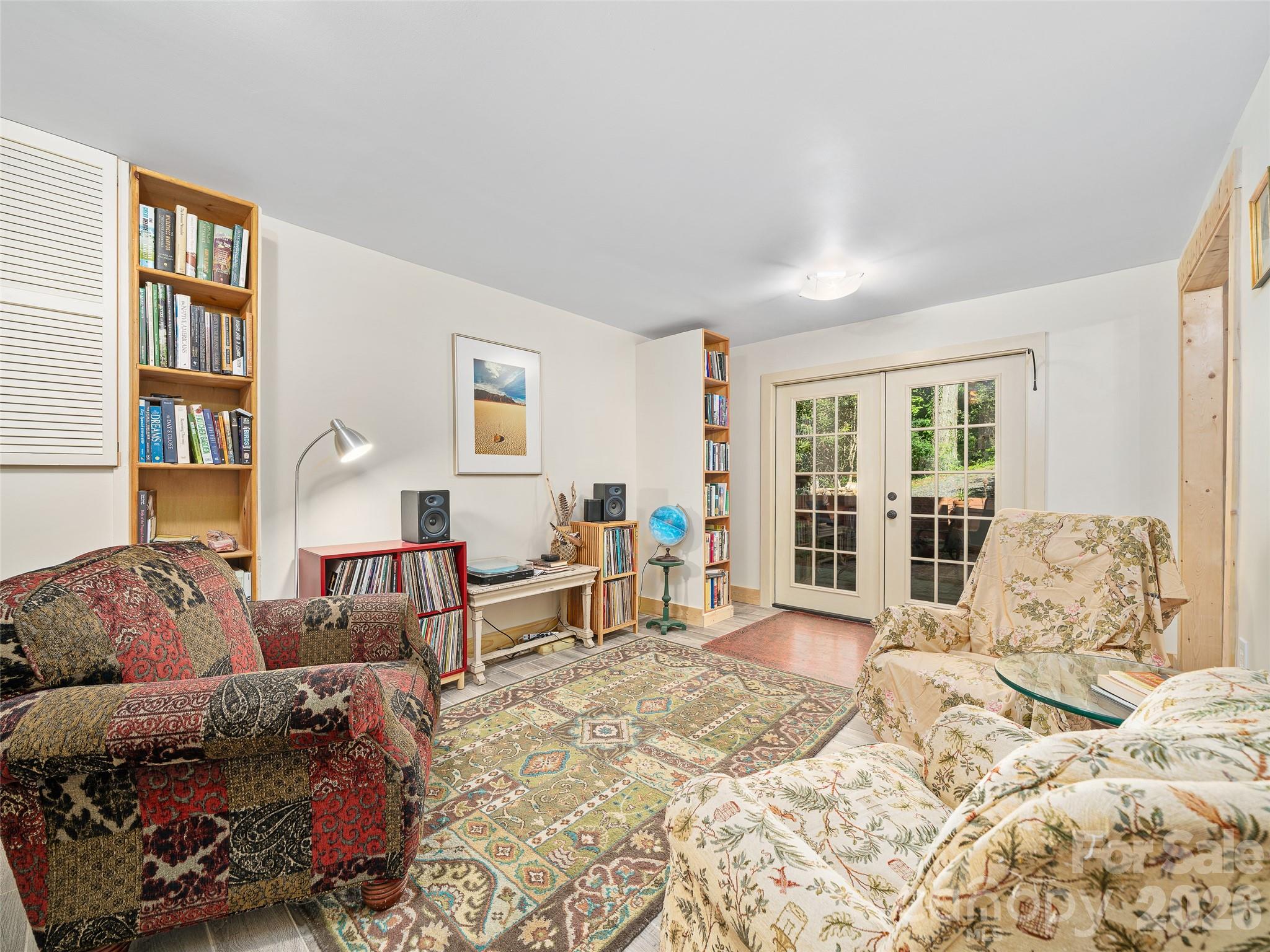 278 Mount View Drive — Burnsville