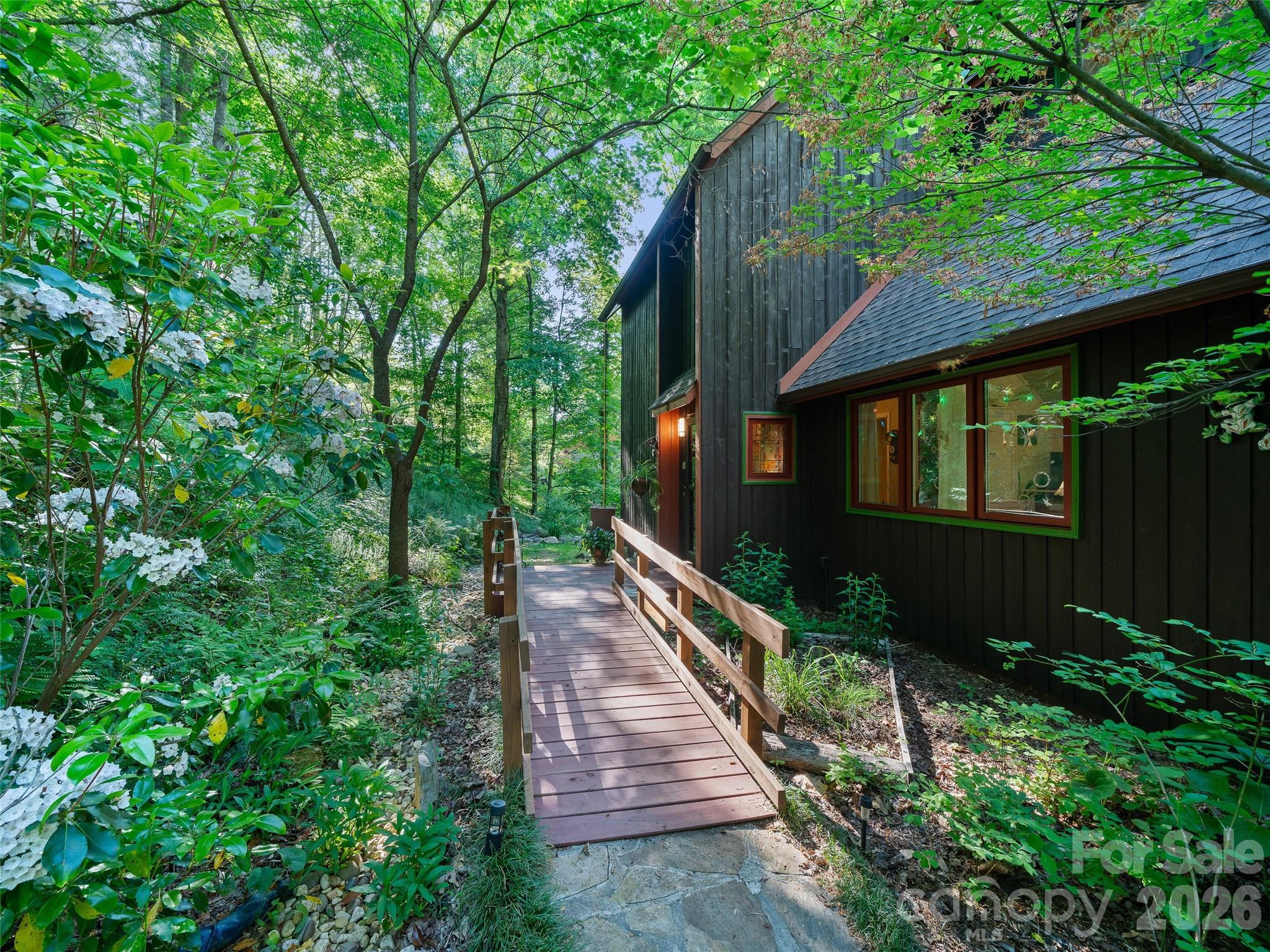 278 Mount View Drive — Burnsville