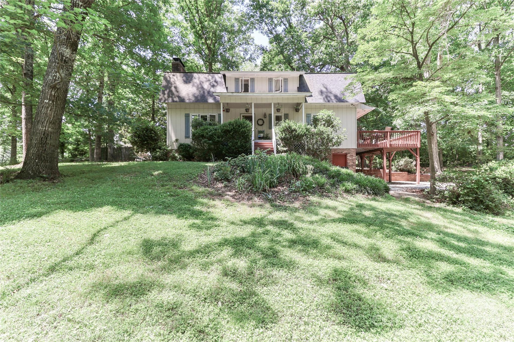 173 Rocky River Road — Mooresville