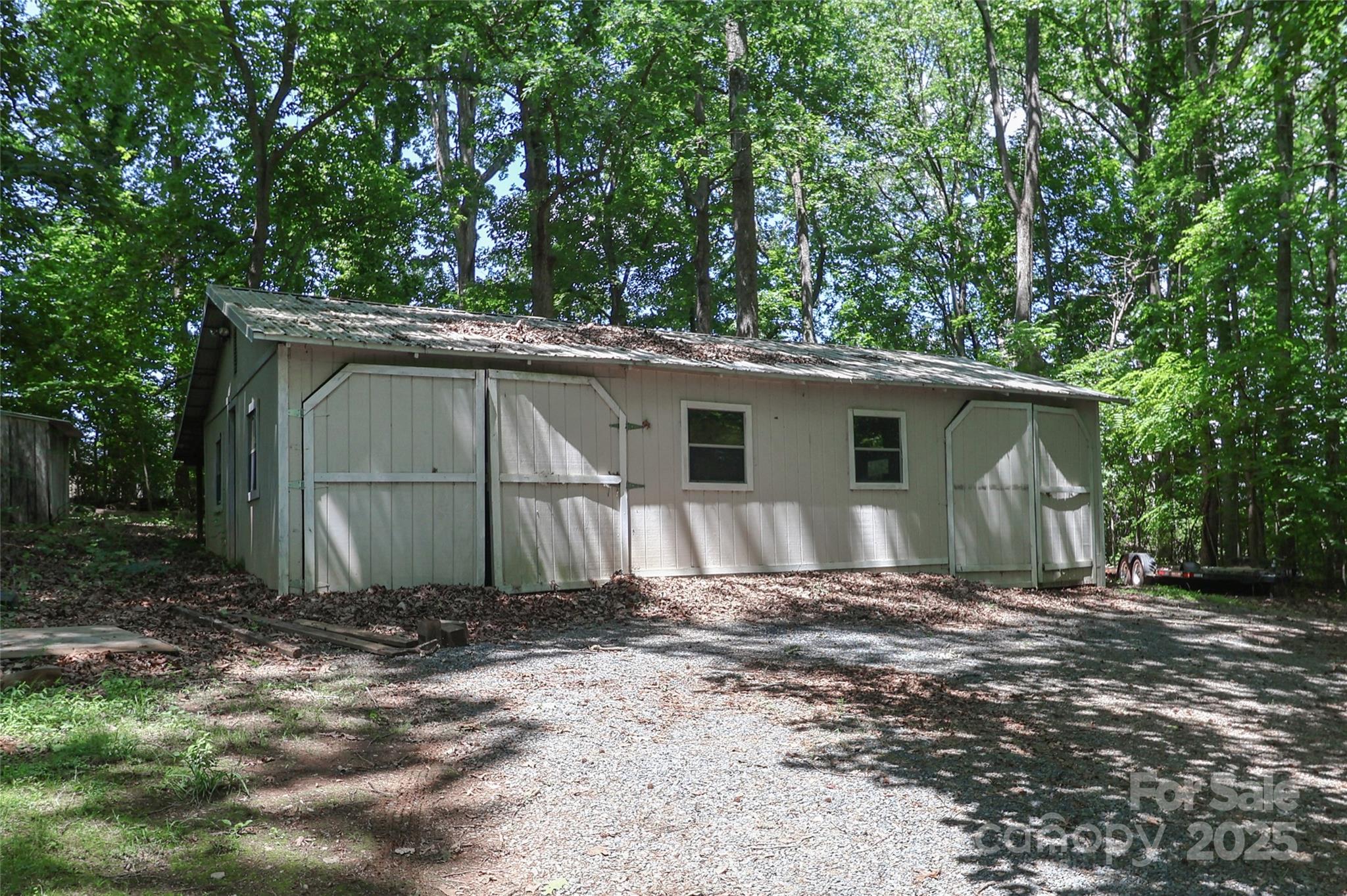 173 Rocky River Road — Mooresville