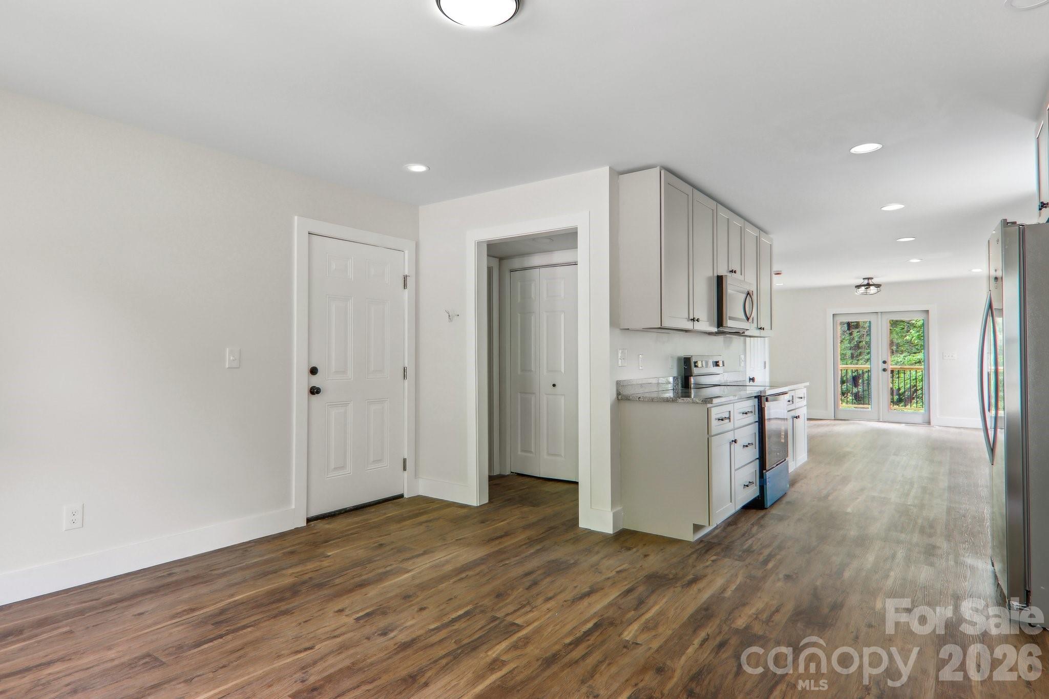 12 Whipoorwill Way — Waynesville