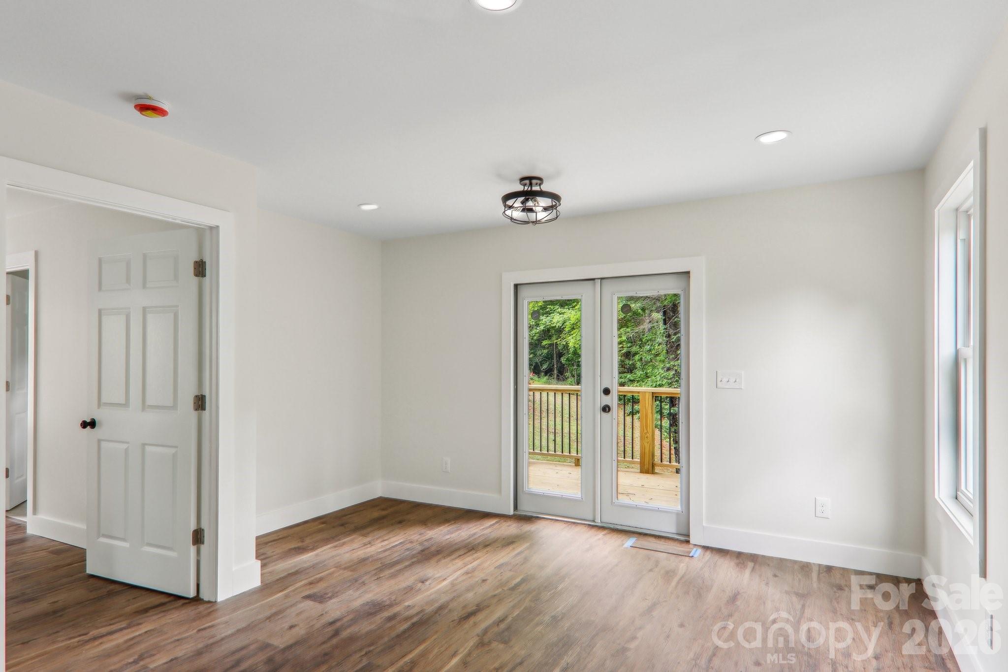 12 Whipoorwill Way — Waynesville