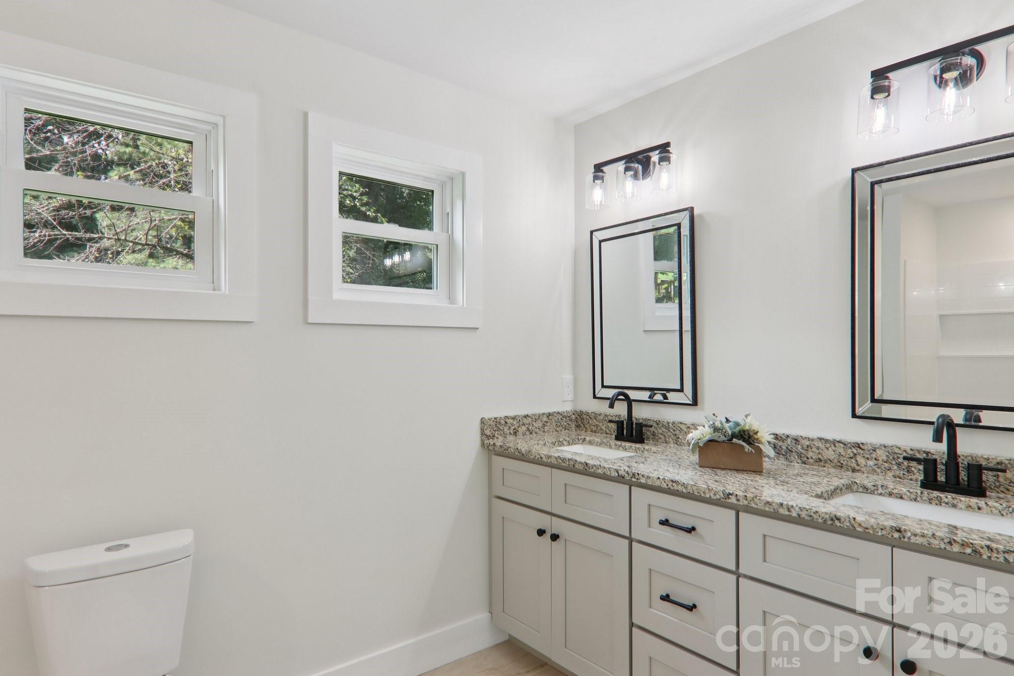 12 Whipoorwill Way — Waynesville
