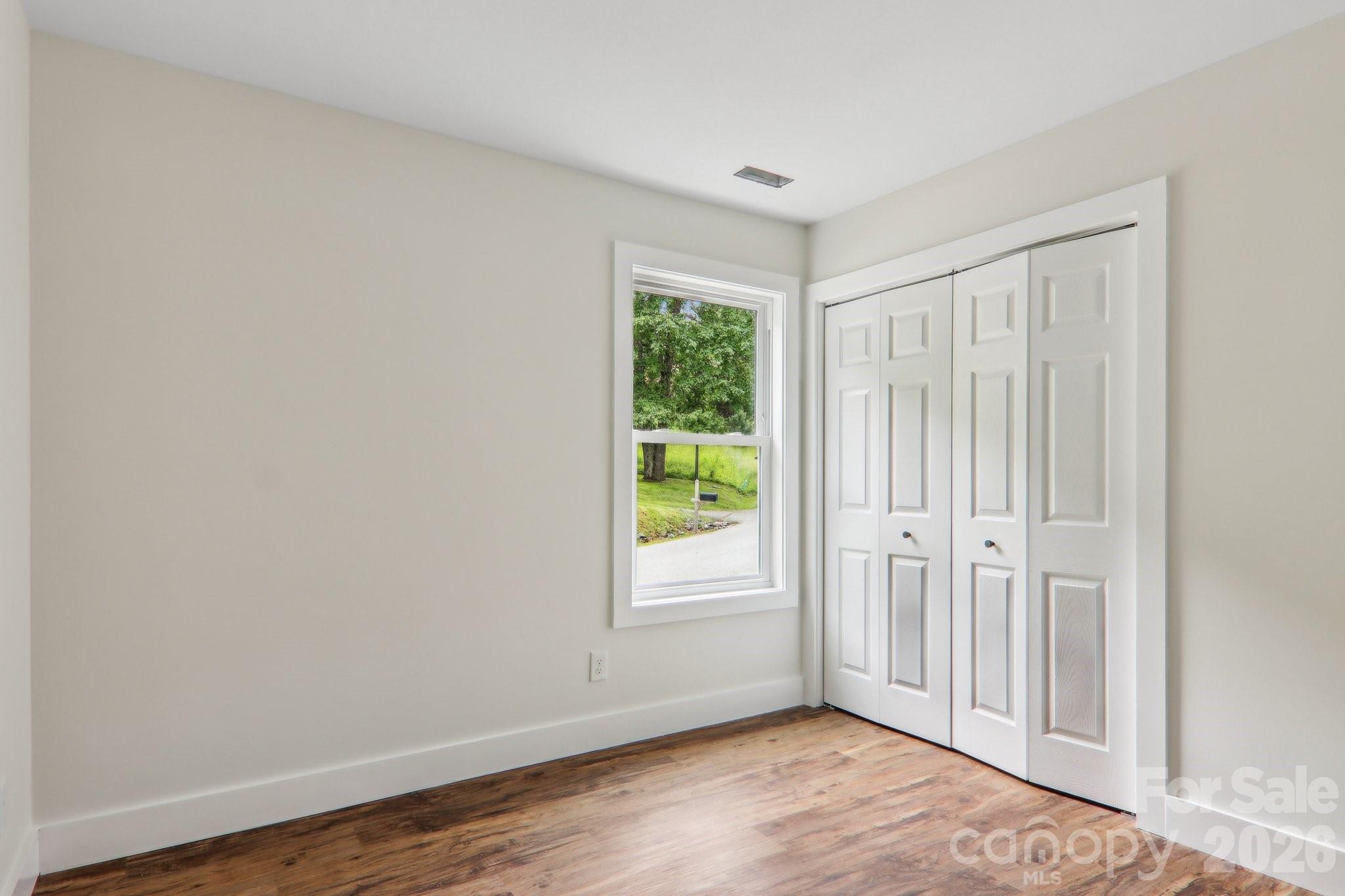 12 Whipoorwill Way — Waynesville