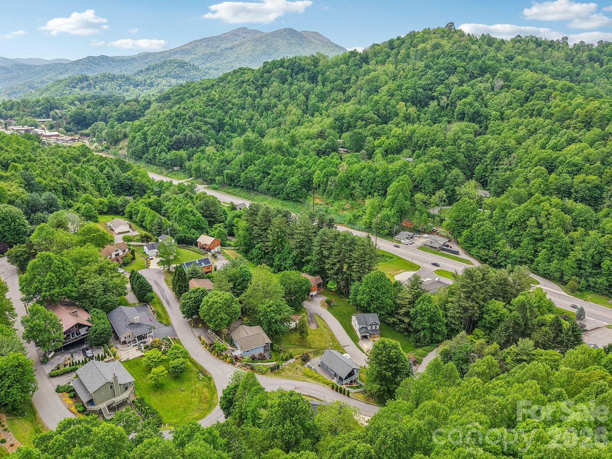 12 Whipoorwill Way — Waynesville