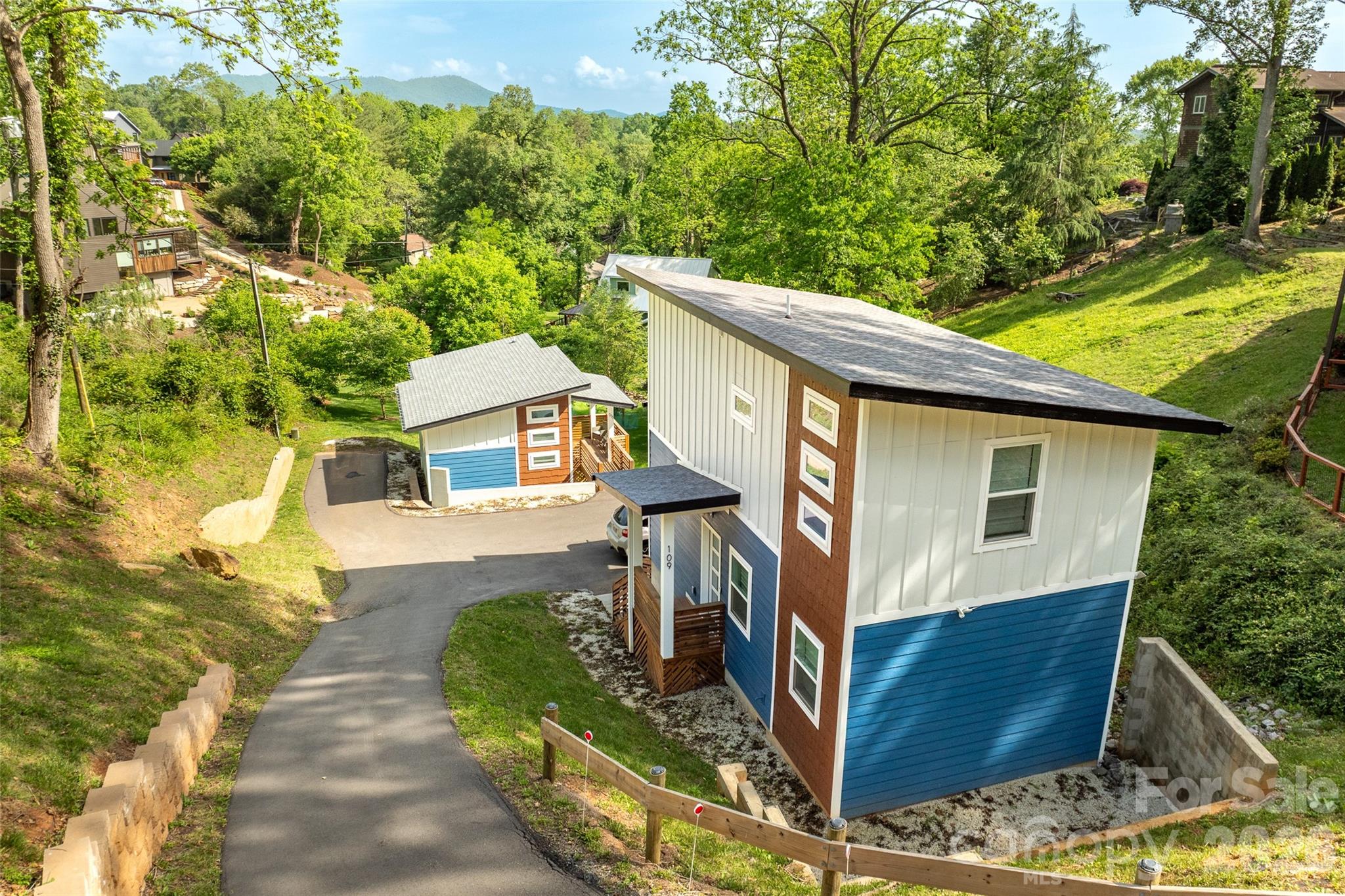 109 Thurland Avenue — Asheville