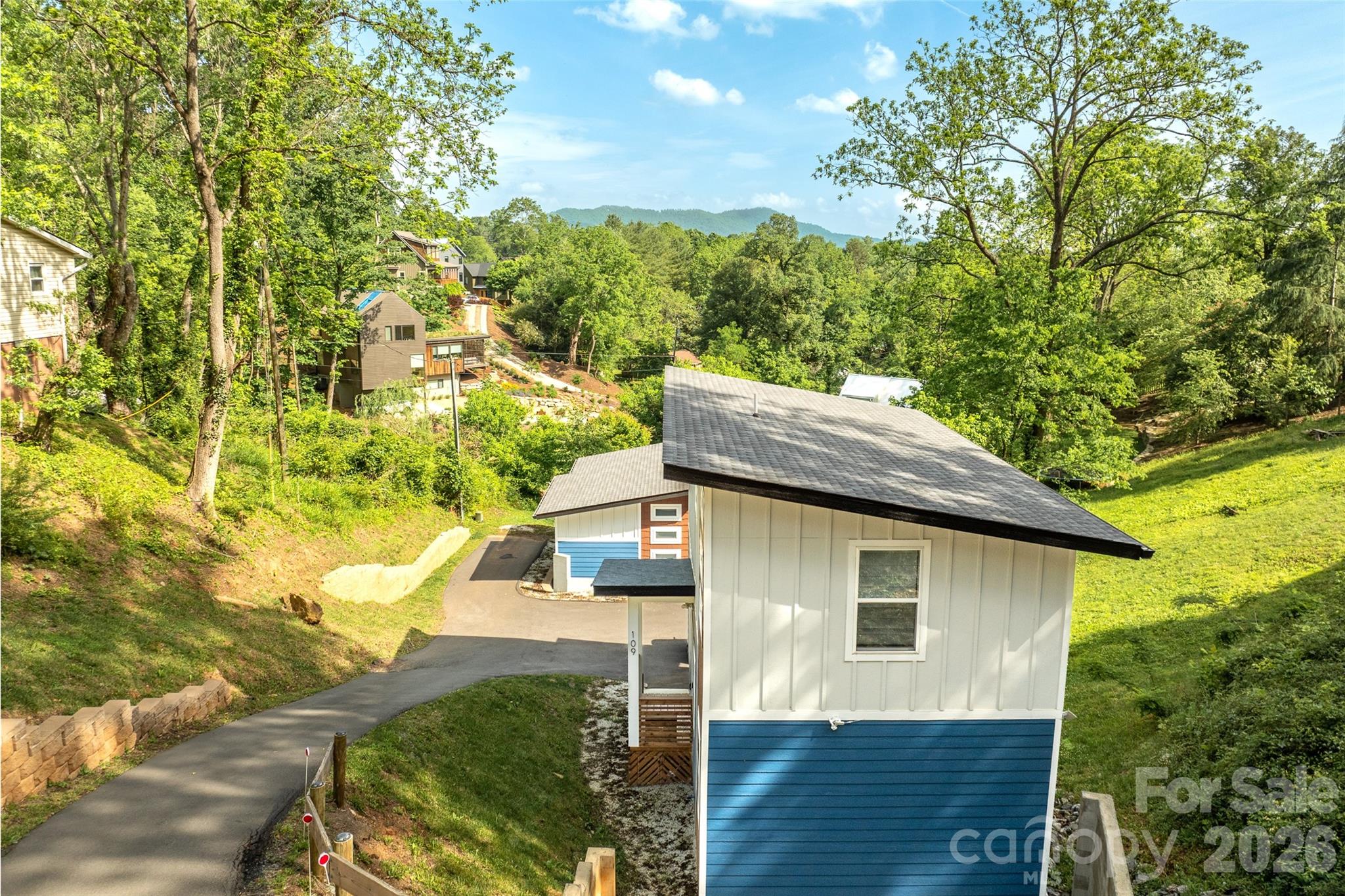 109 Thurland Avenue — Asheville