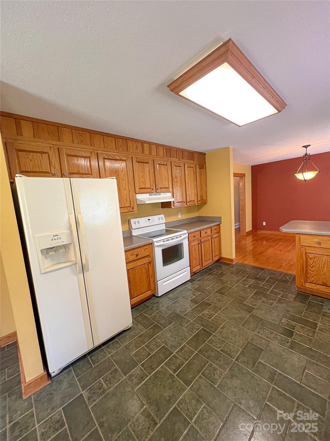 660 Halltown Road — Spruce Pine
