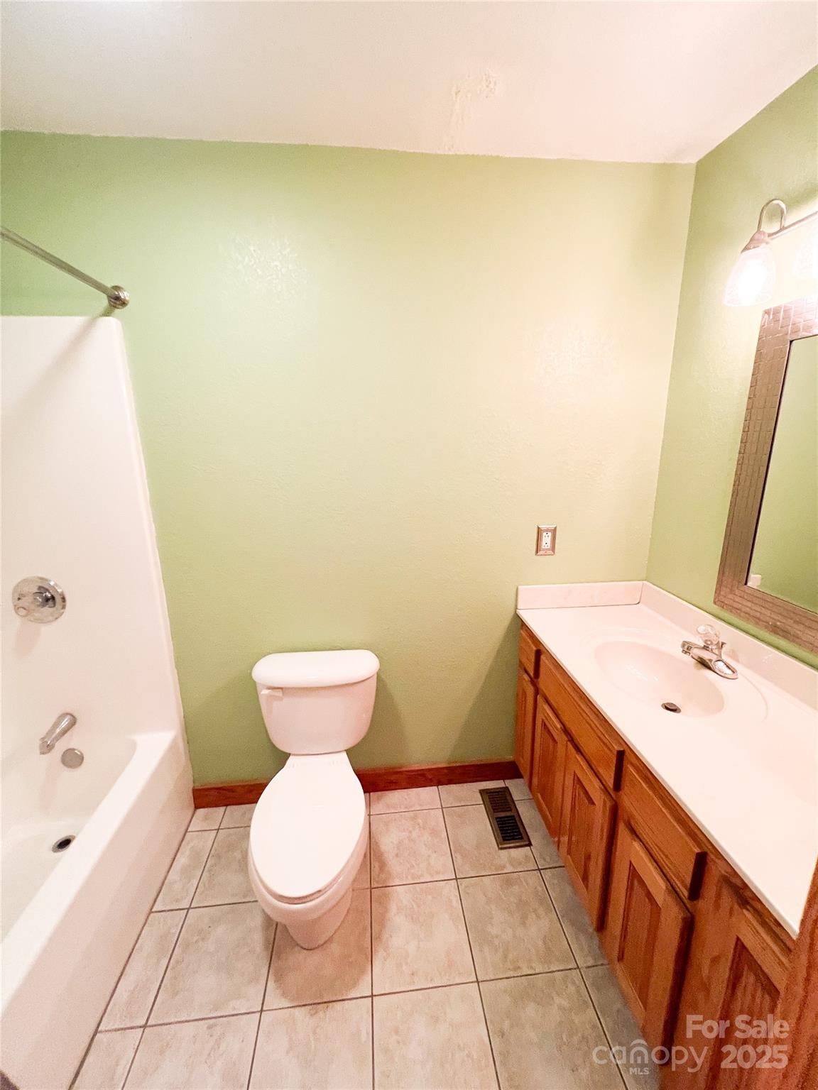 660 Halltown Road — Spruce Pine