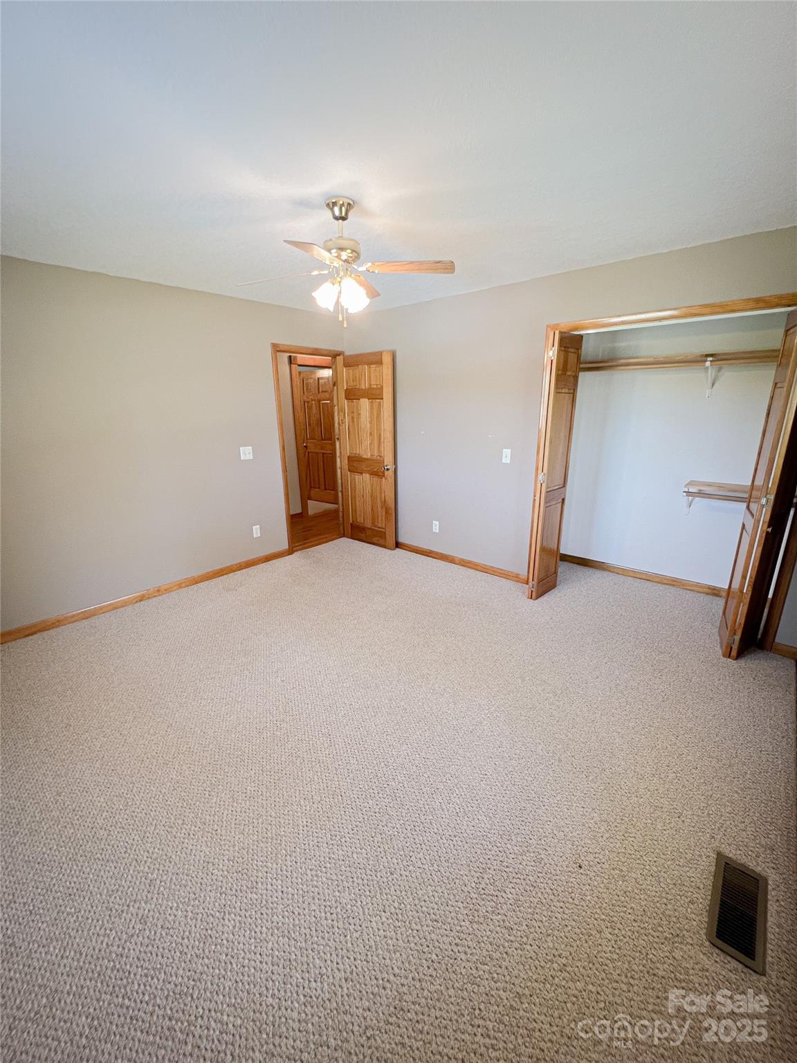 660 Halltown Road — Spruce Pine