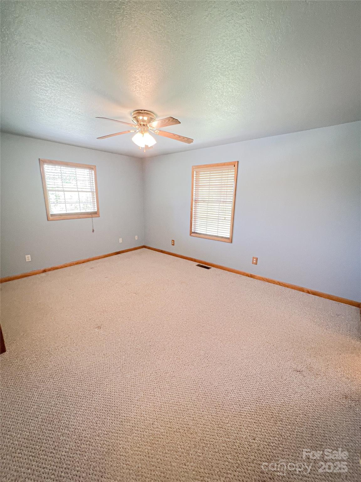 660 Halltown Road — Spruce Pine