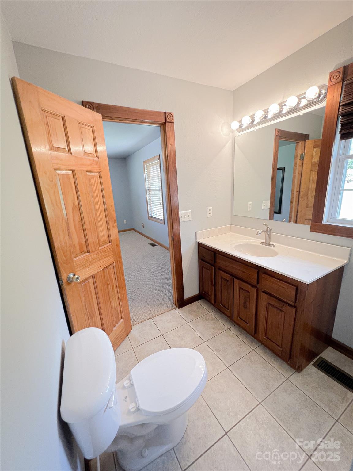 660 Halltown Road — Spruce Pine
