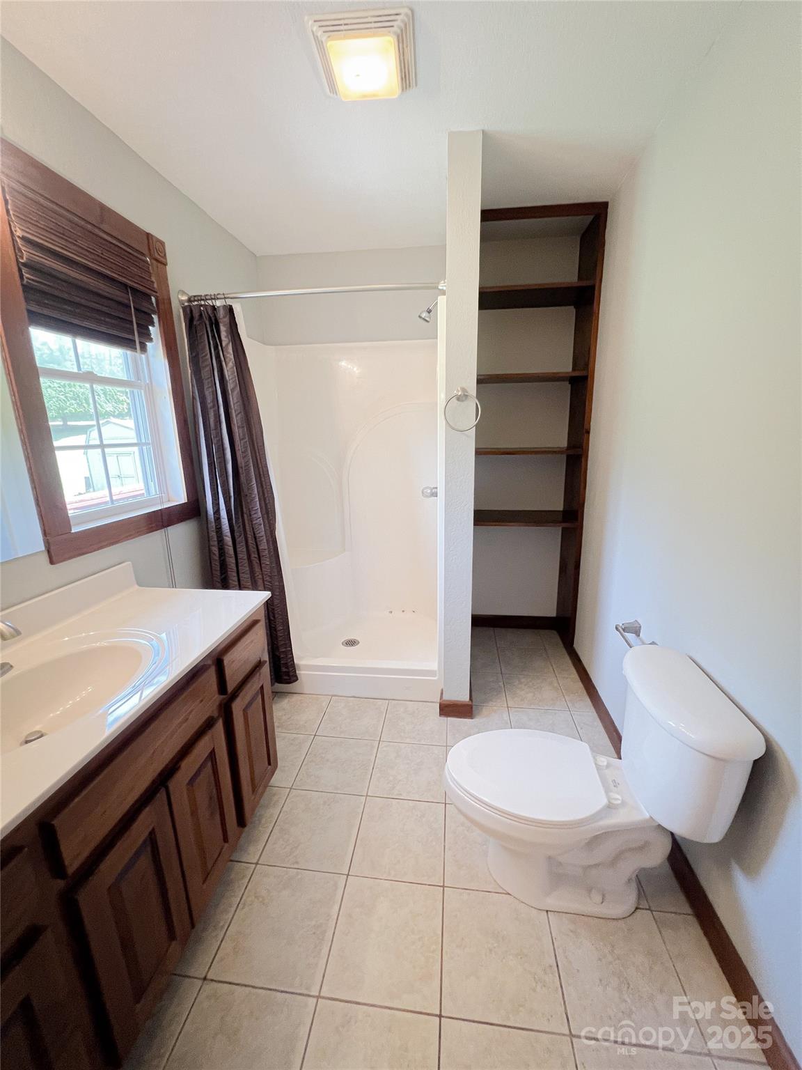 660 Halltown Road — Spruce Pine