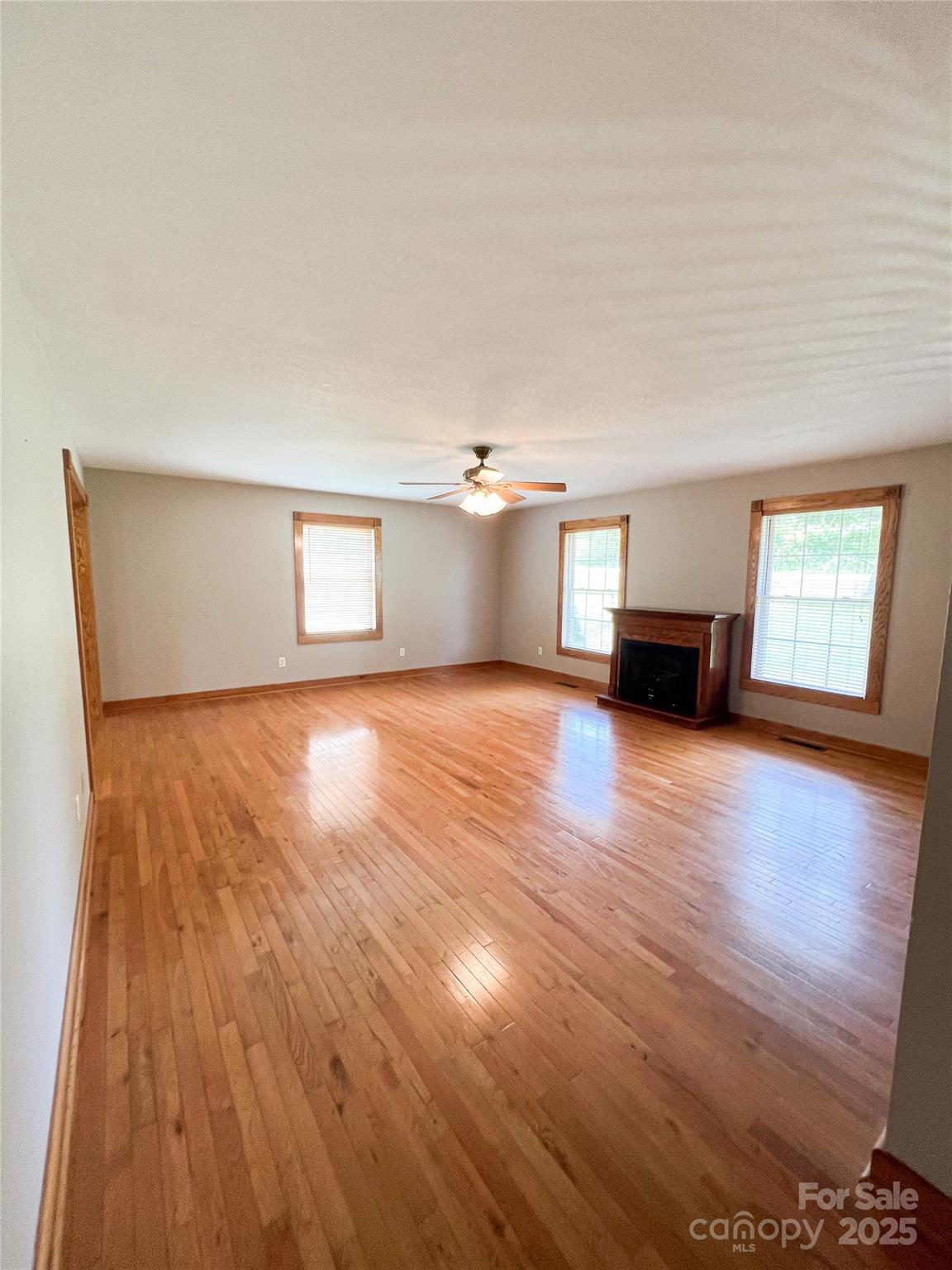660 Halltown Road — Spruce Pine