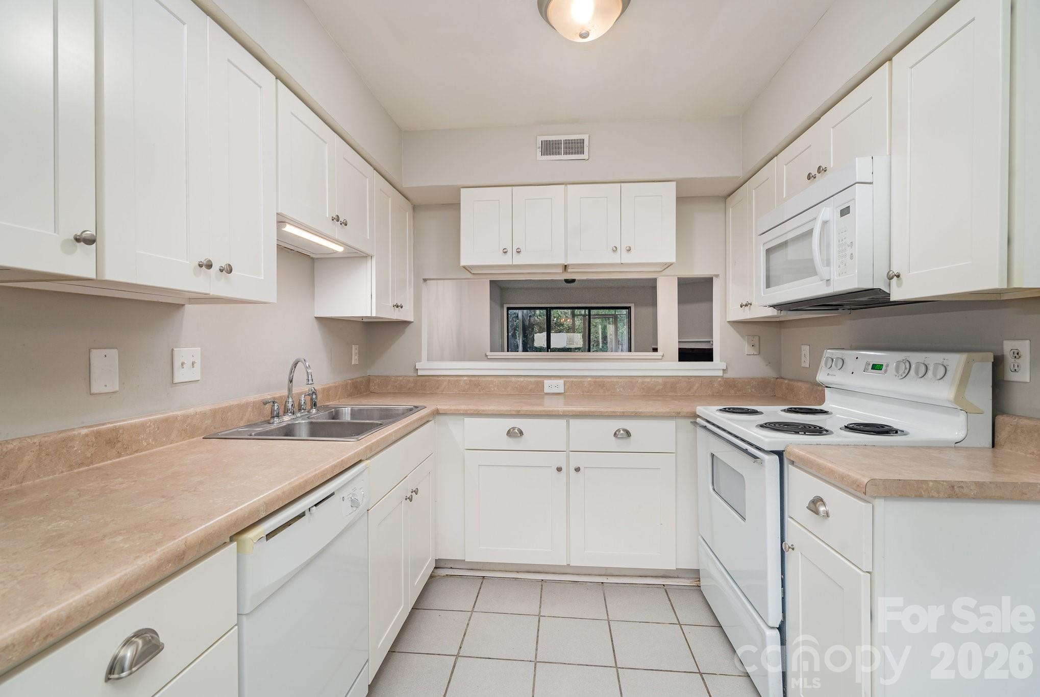 8005 Horse Chestnut Lane — Charlotte