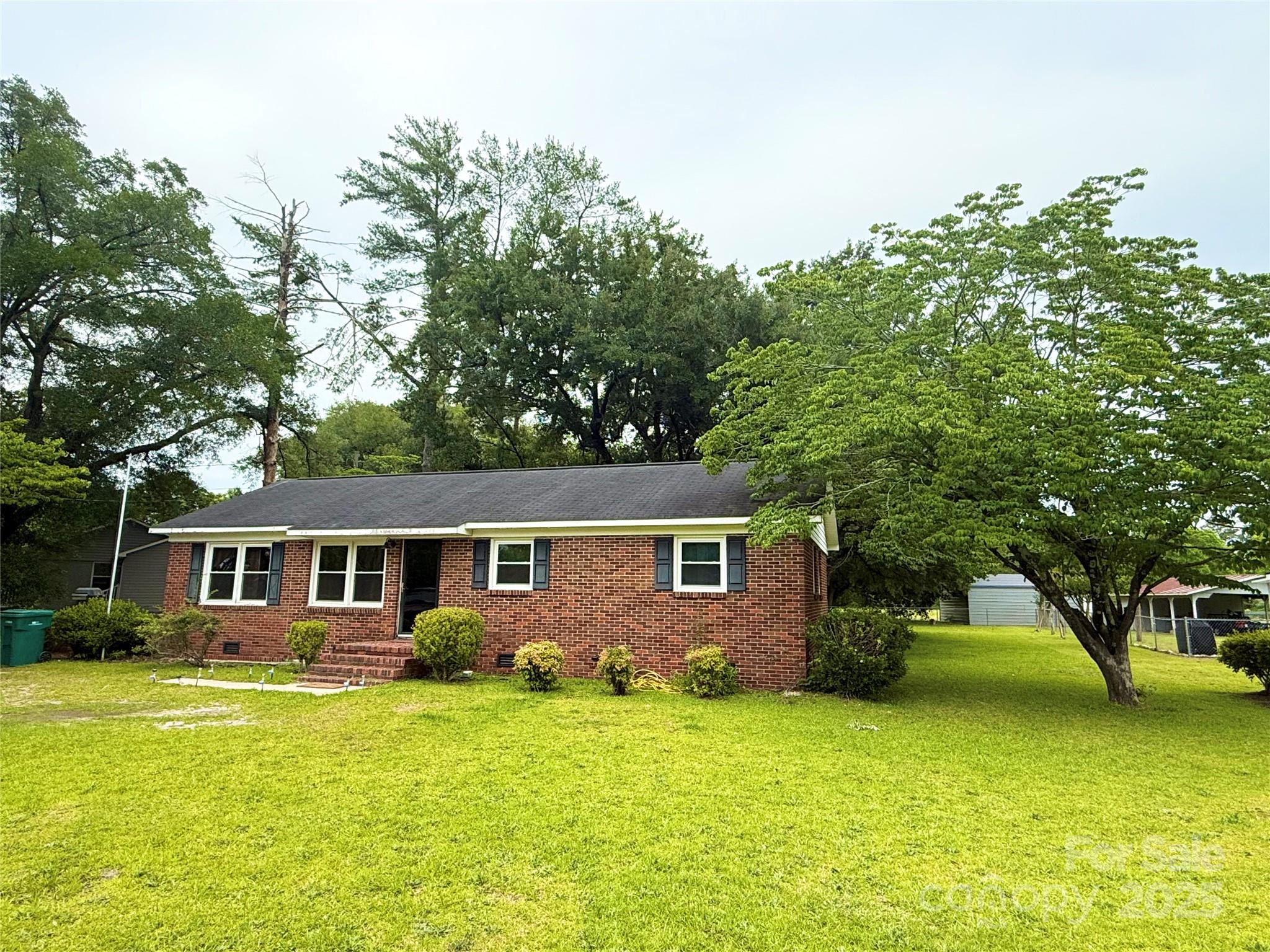 101 Windsor Drive — Cheraw