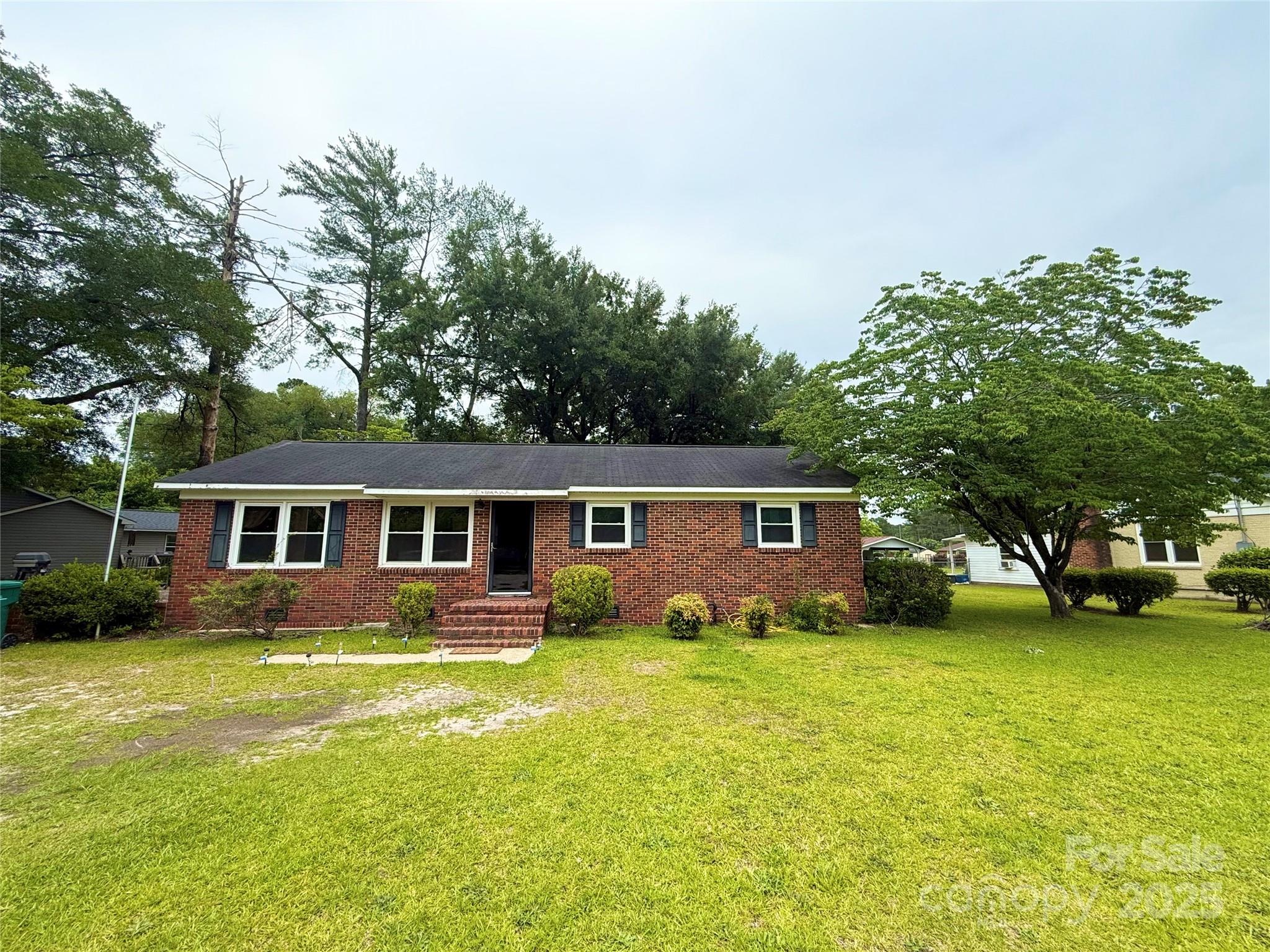 101 Windsor Drive — Cheraw