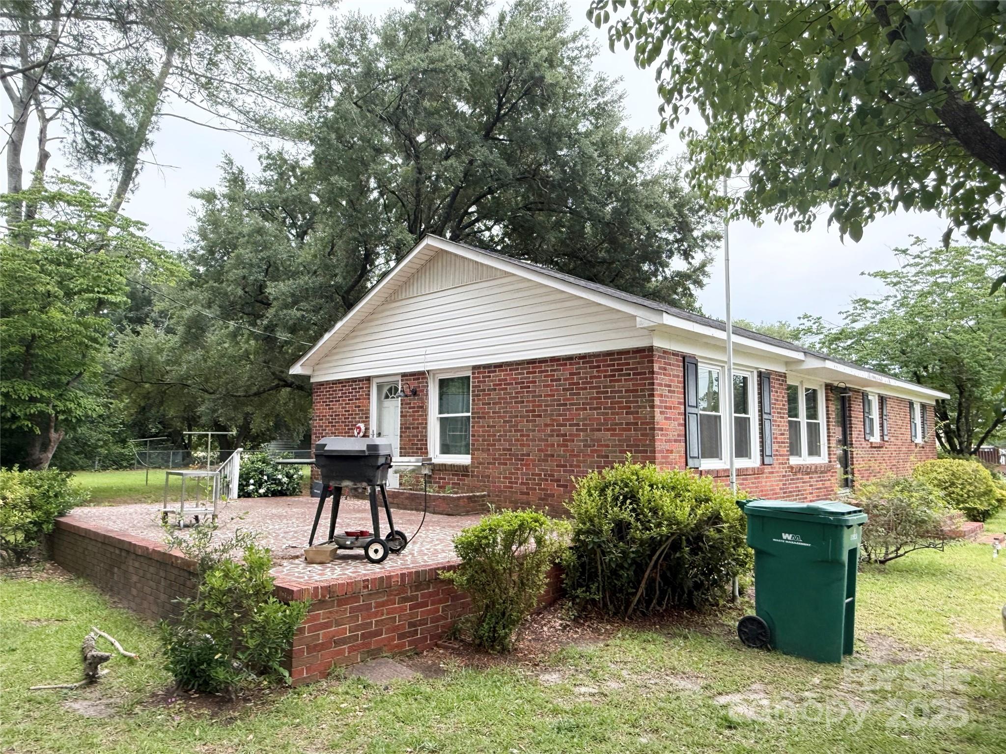 101 Windsor Drive — Cheraw