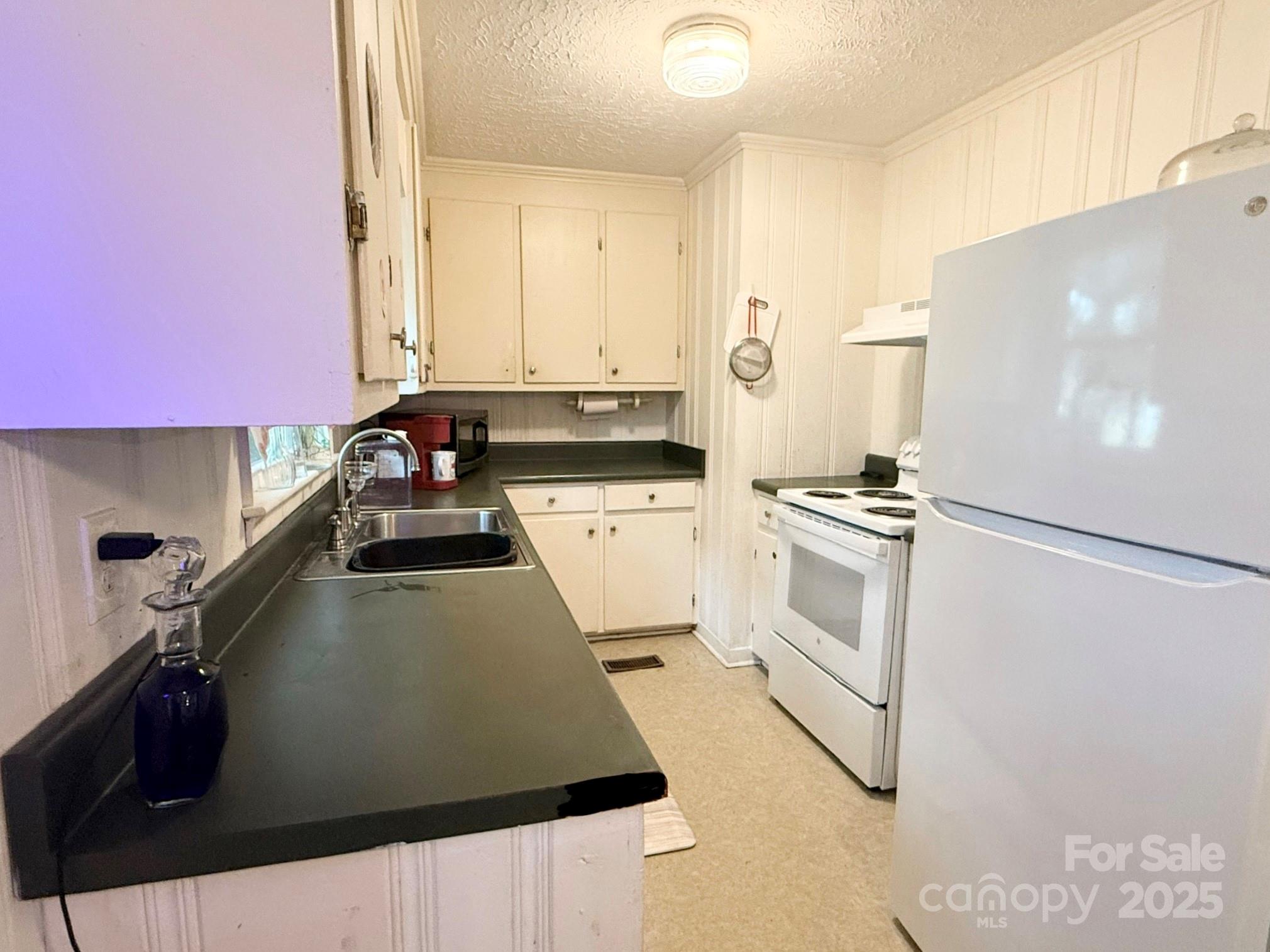 101 Windsor Drive — Cheraw