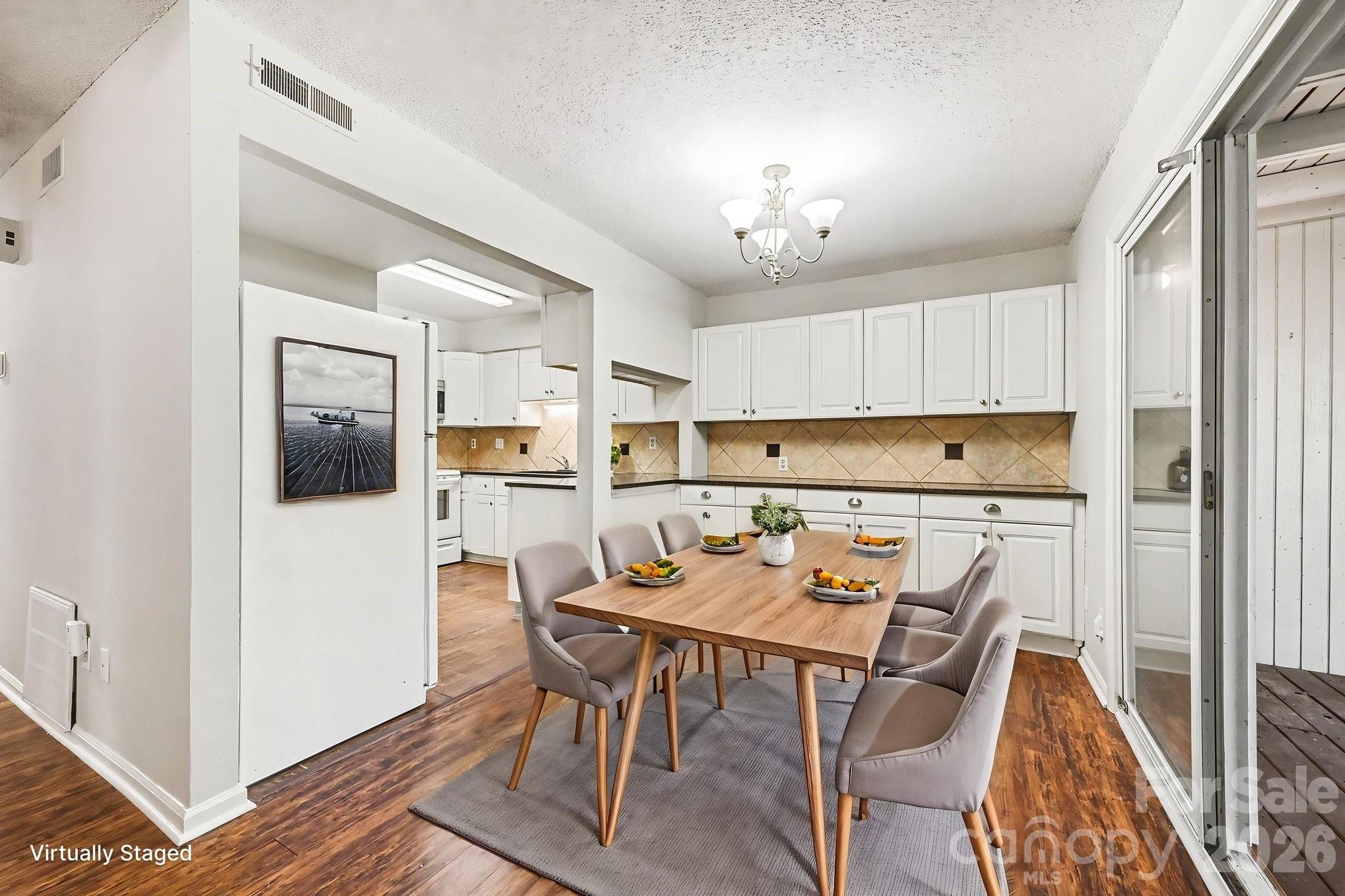 7900 Horse Chestnut Lane — Charlotte