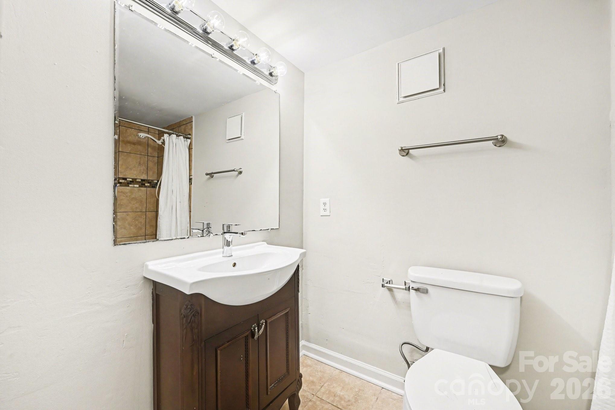 7900 Horse Chestnut Lane — Charlotte