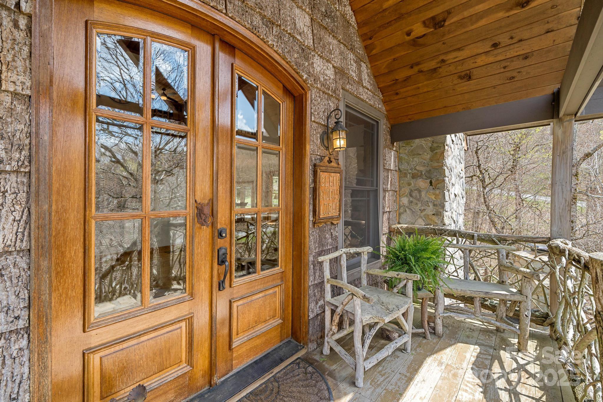 140 Spruce Hollow Road — Beech Mountain