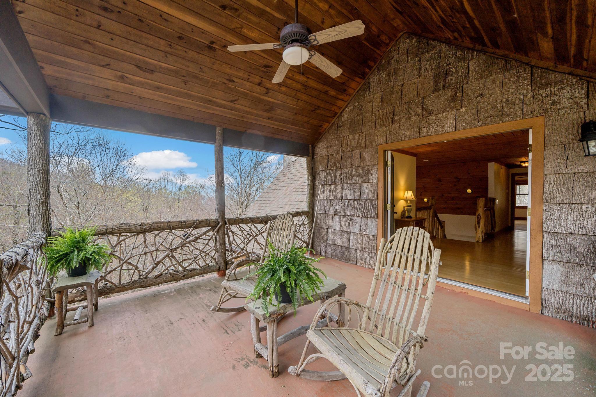 140 Spruce Hollow Road — Beech Mountain