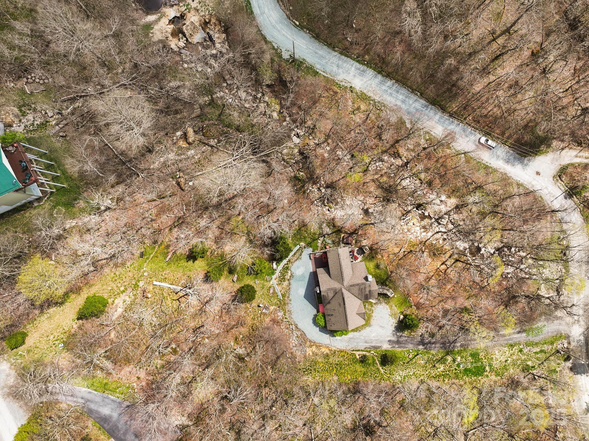 140 Spruce Hollow Road — Beech Mountain