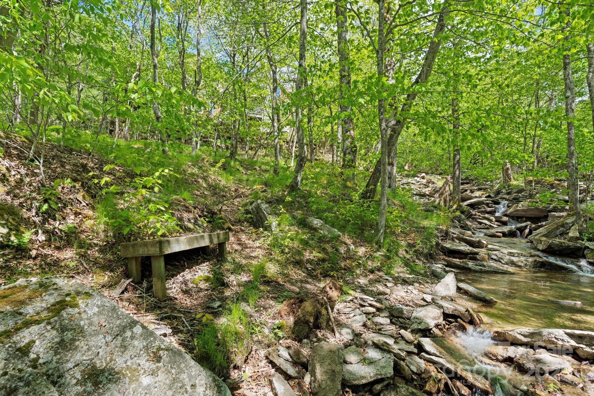 140 Spruce Hollow Road — Beech Mountain