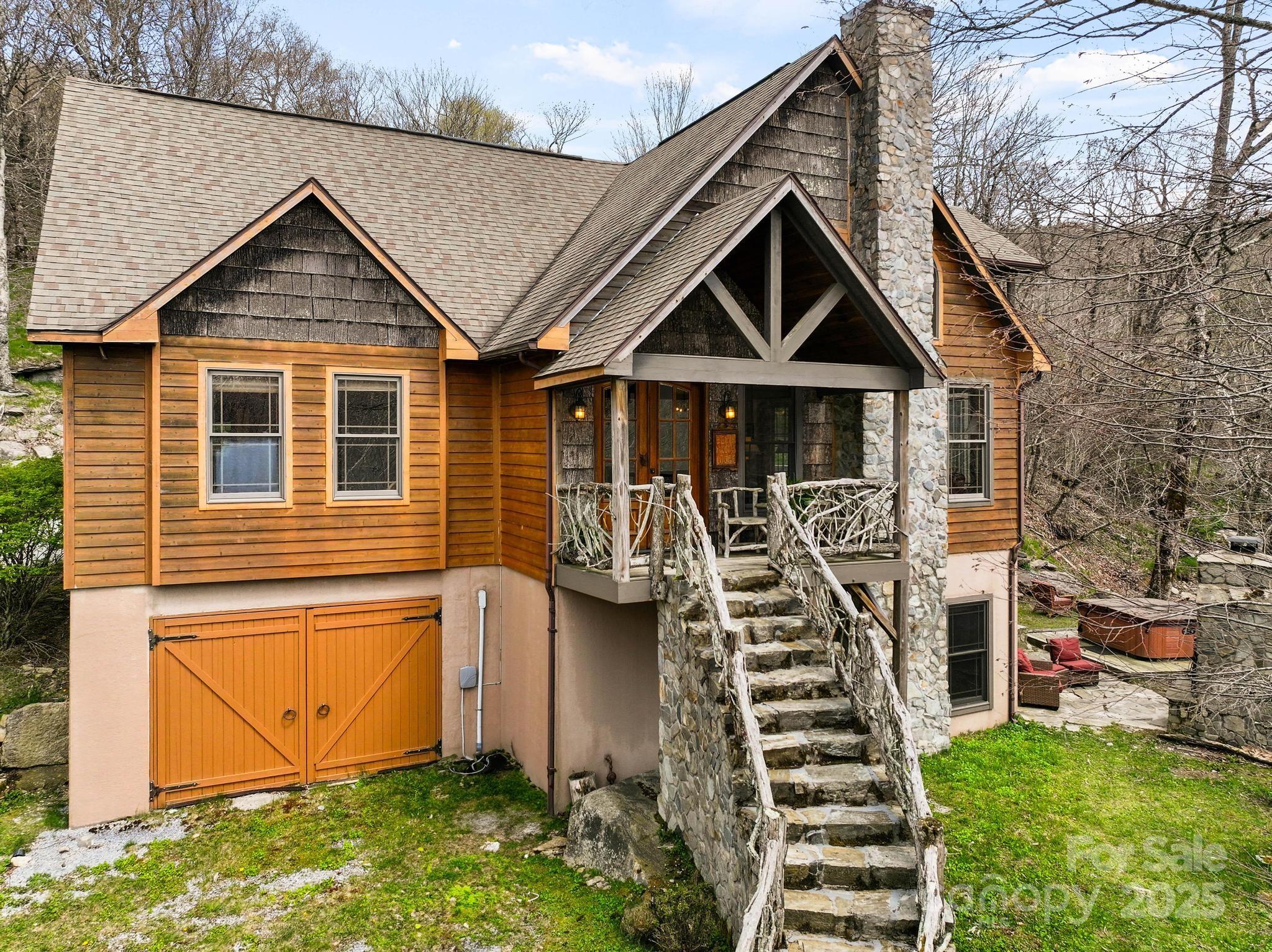 140 Spruce Hollow Road — Beech Mountain