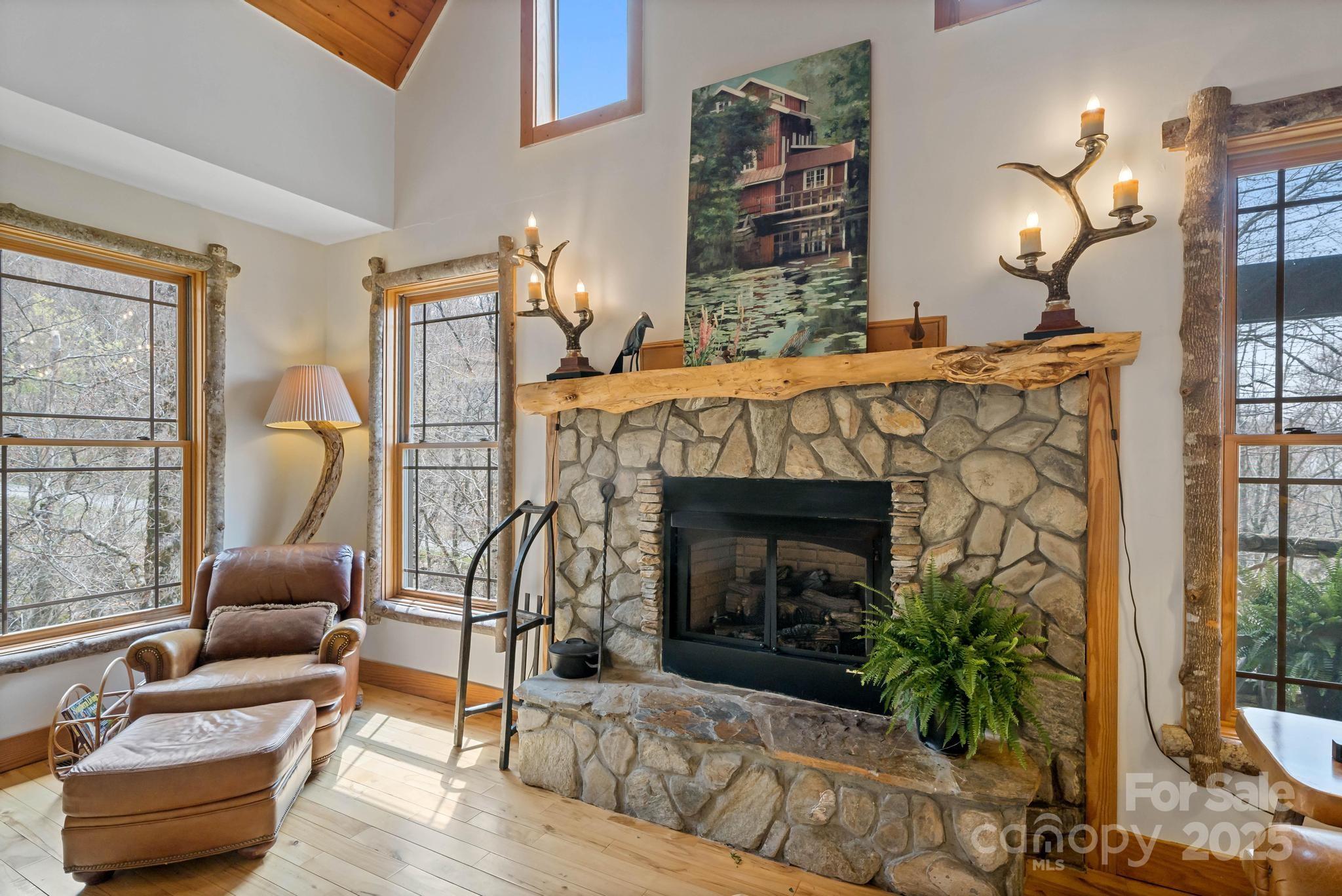 140 Spruce Hollow Road — Beech Mountain