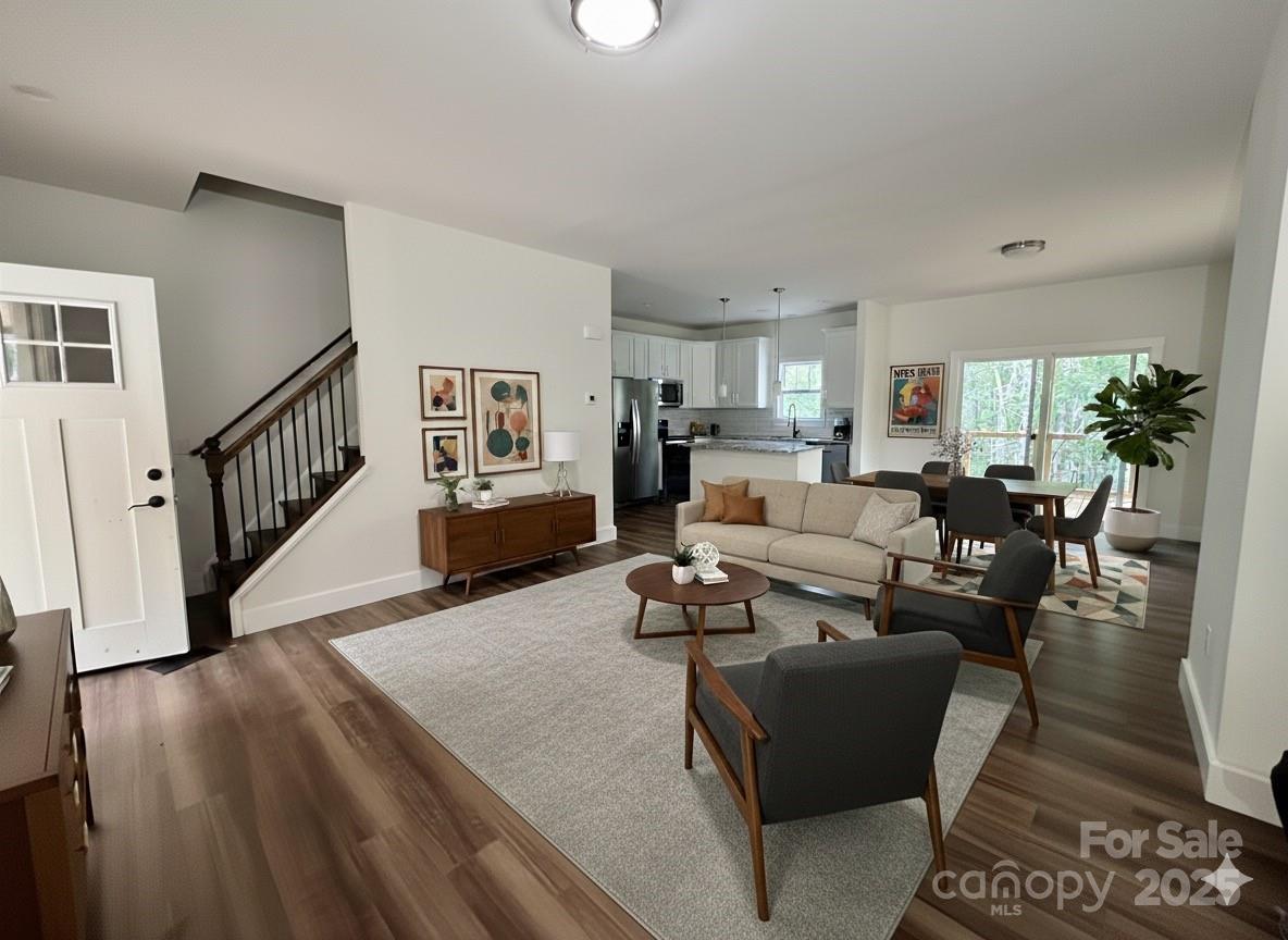 206 Cascade Ridge Road — Fairview