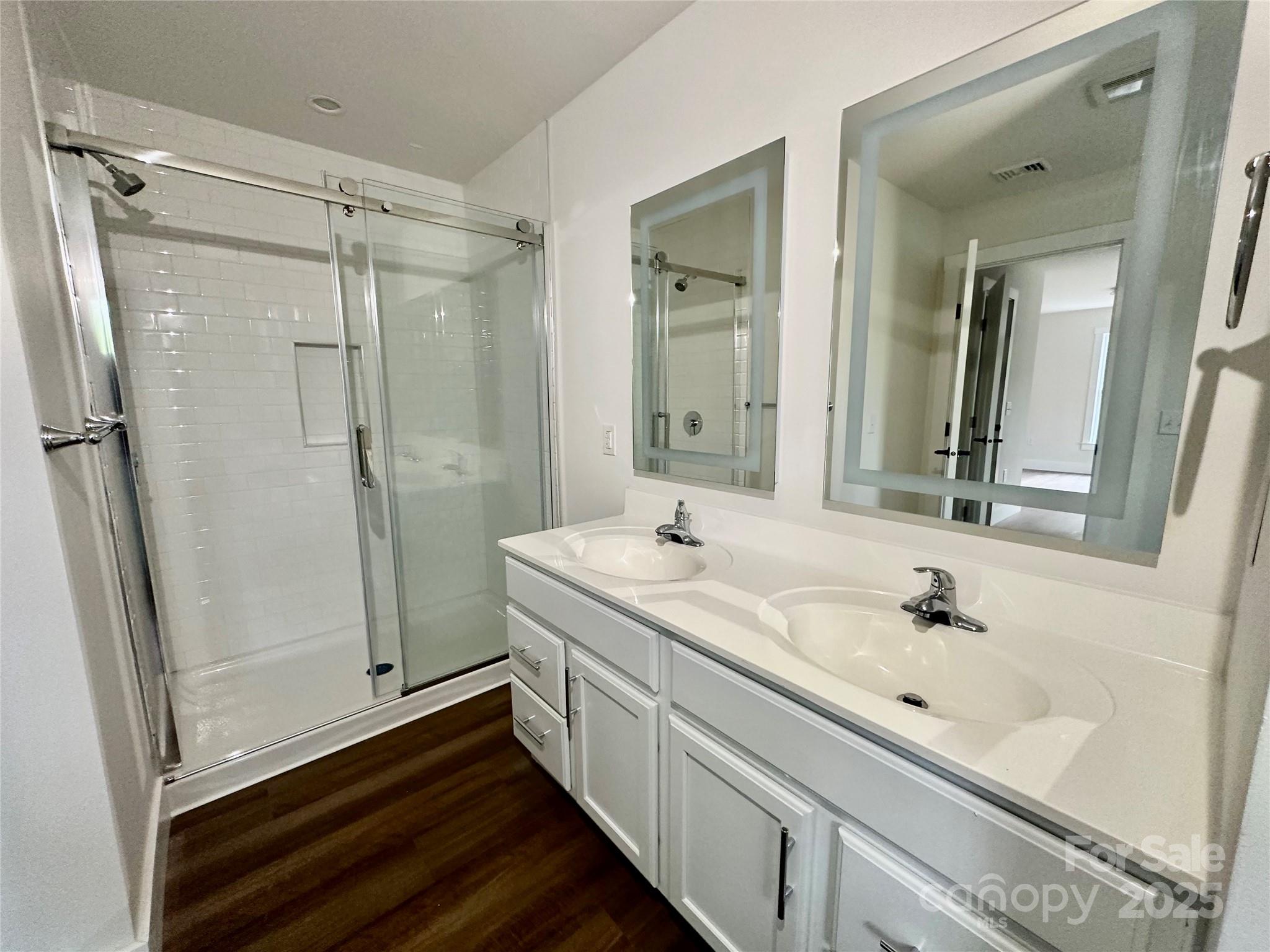 206 Cascade Ridge Road — Fairview