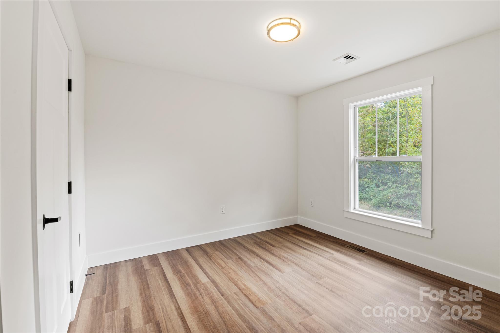 206 Cascade Ridge Road — Fairview