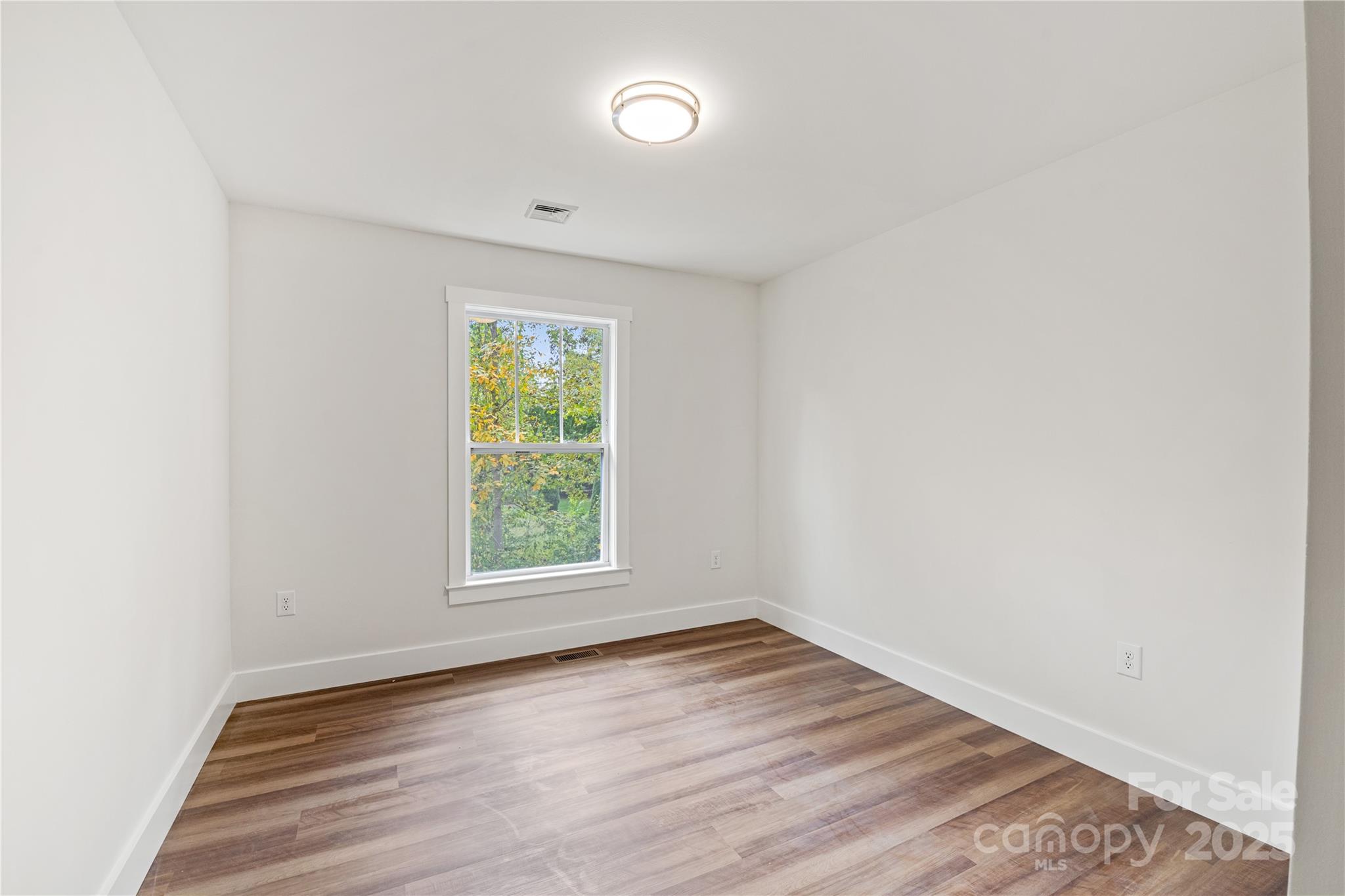 206 Cascade Ridge Road — Fairview