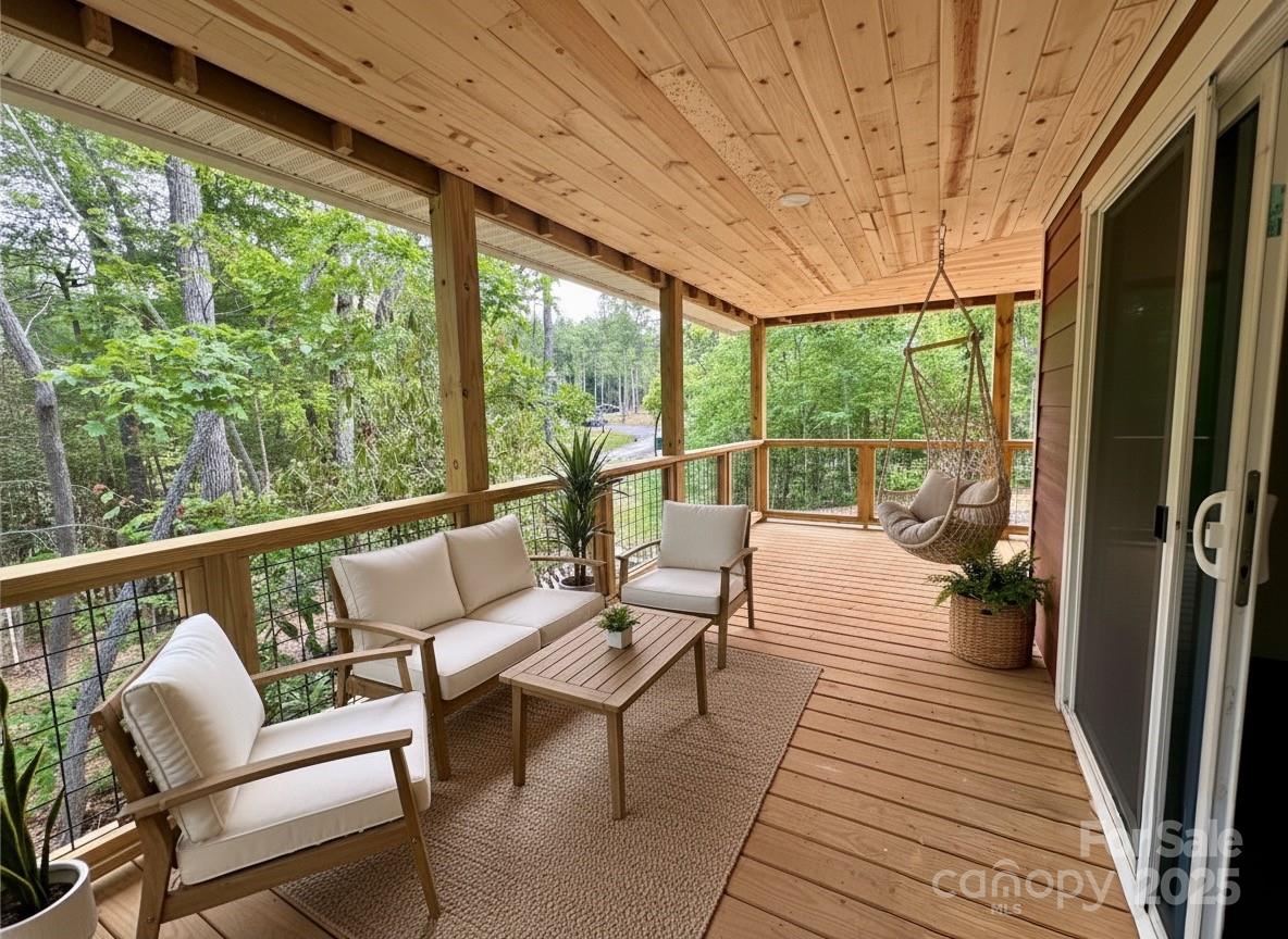 206 Cascade Ridge Road — Fairview