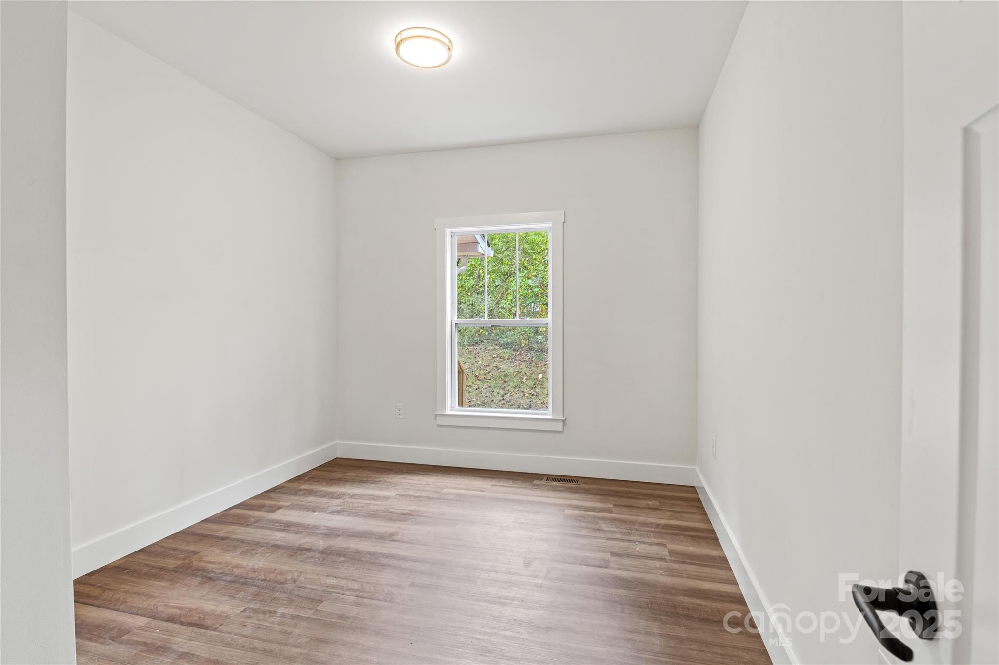 206 Cascade Ridge Road — Fairview