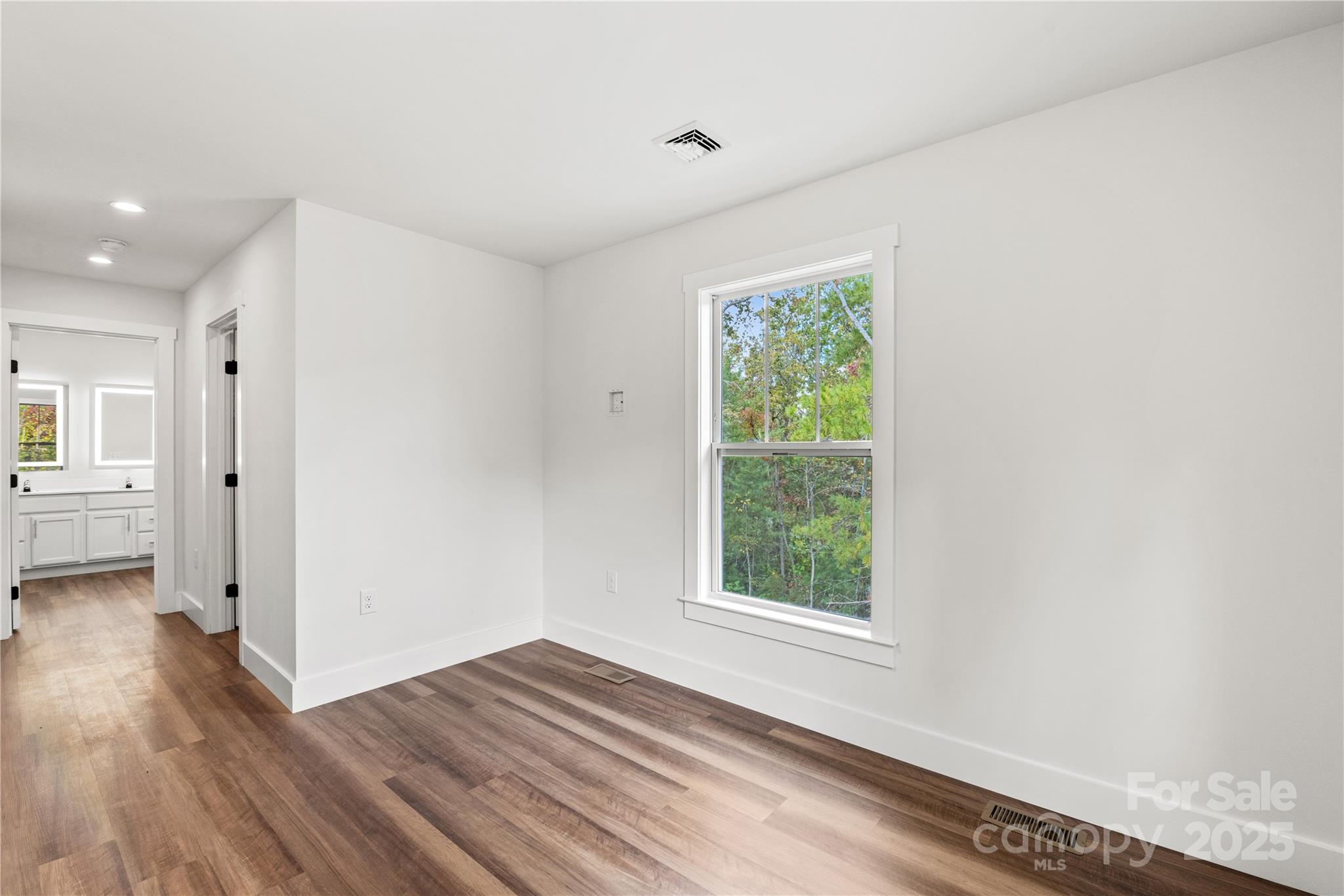 206 Cascade Ridge Road — Fairview