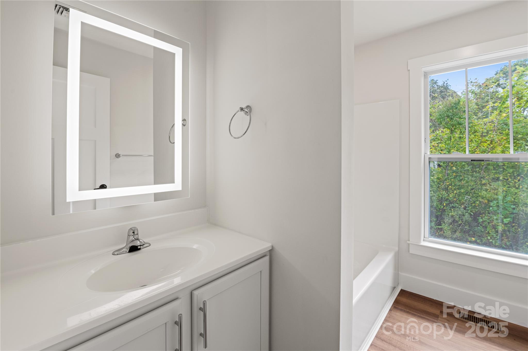 206 Cascade Ridge Road — Fairview