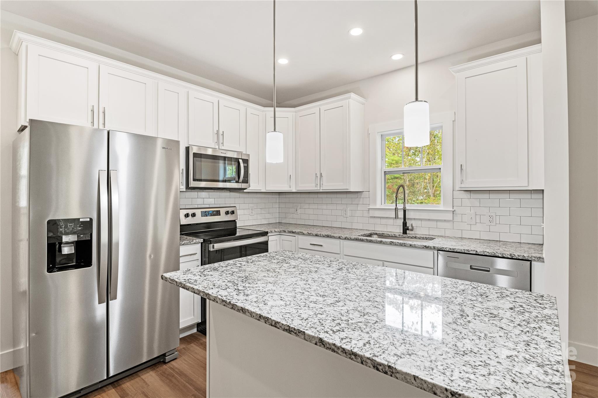 206 Cascade Ridge Road — Fairview
