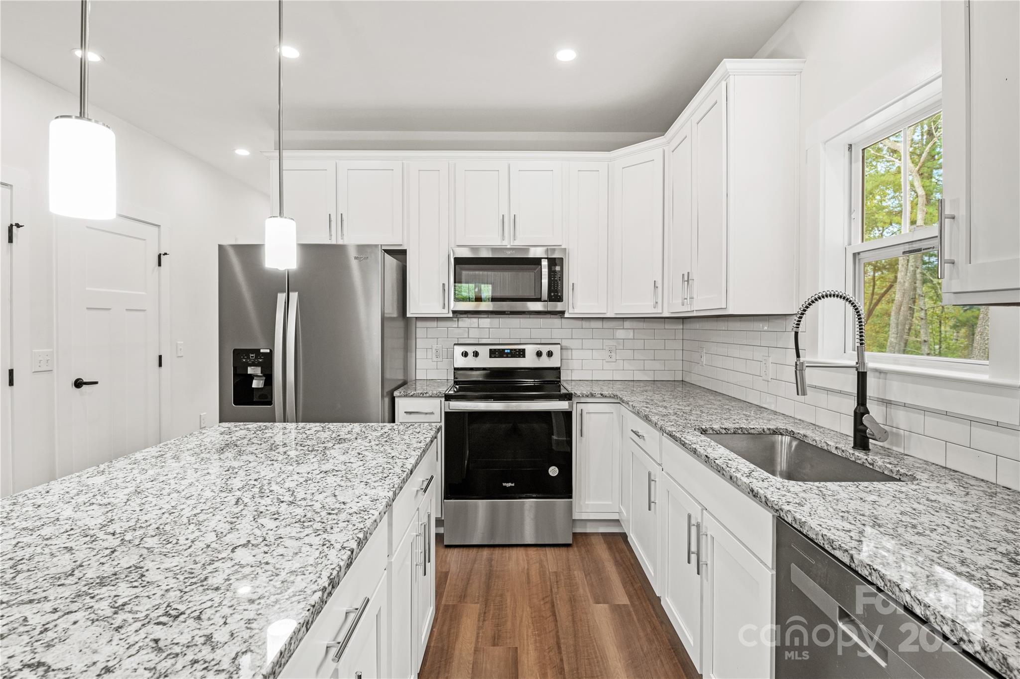 206 Cascade Ridge Road — Fairview