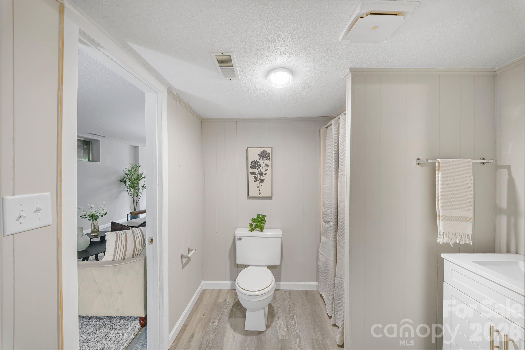 16 Sun Valley Court — Alexander
