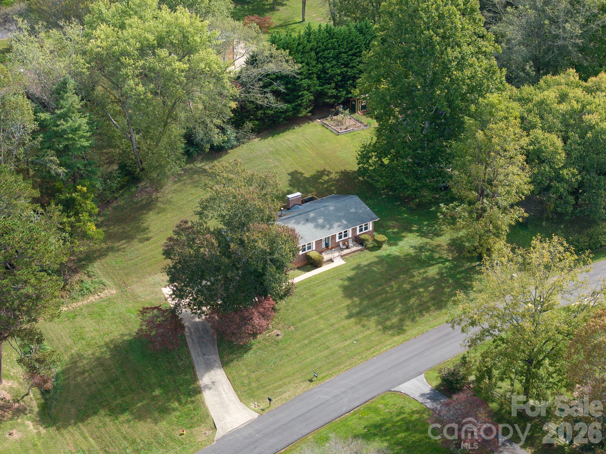 16 Sun Valley Court — Alexander