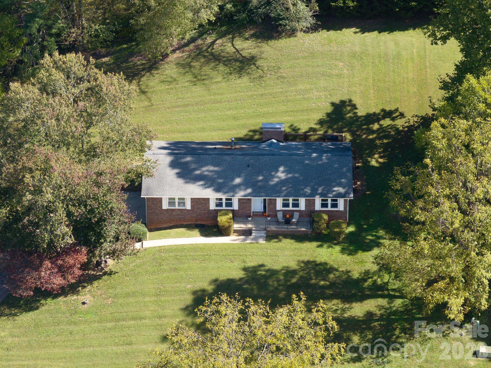 16 Sun Valley Court — Alexander